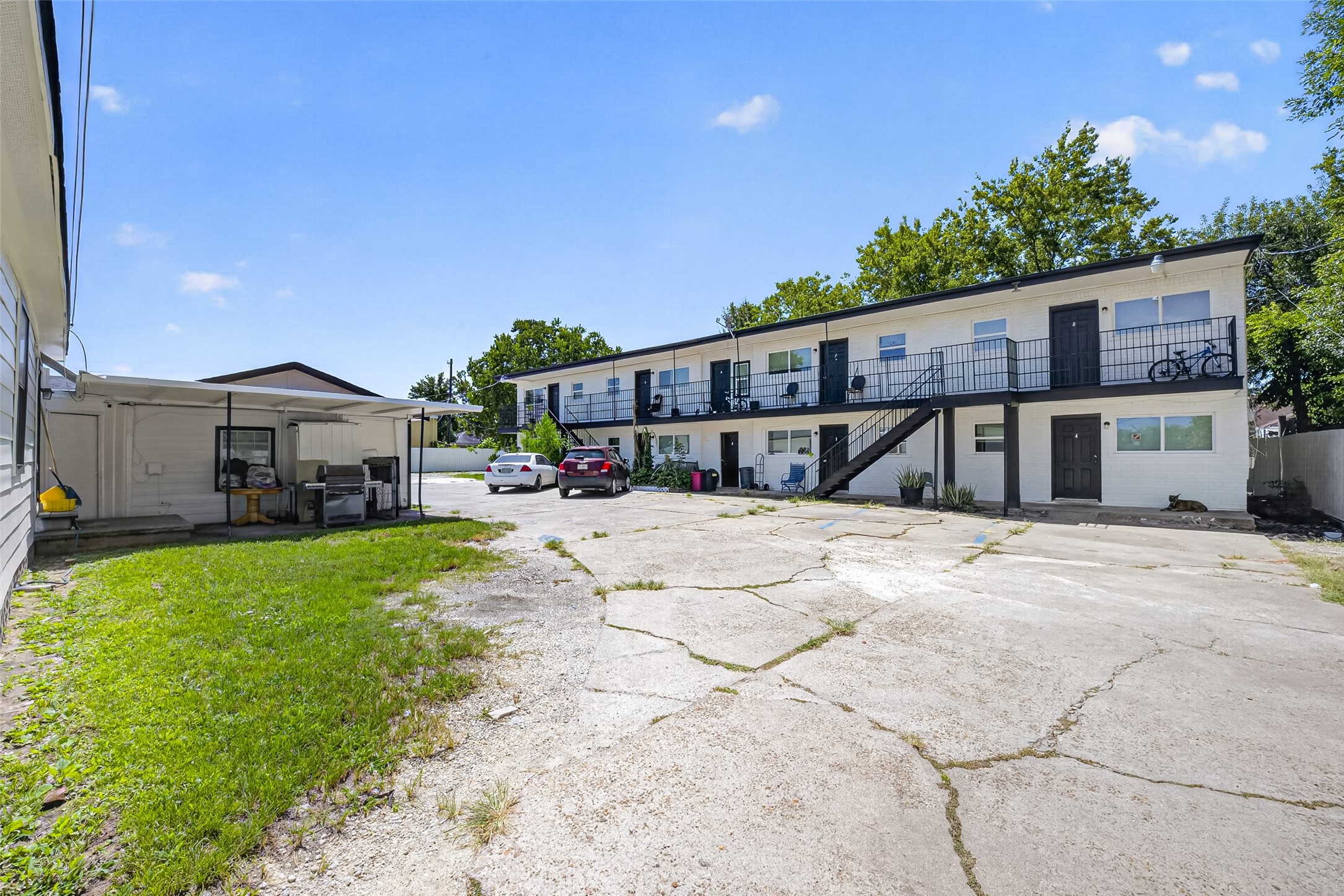 Listing photo 3