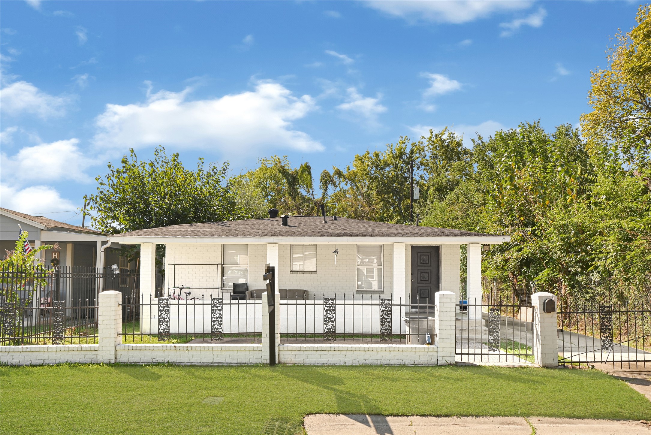 Listing photo 1