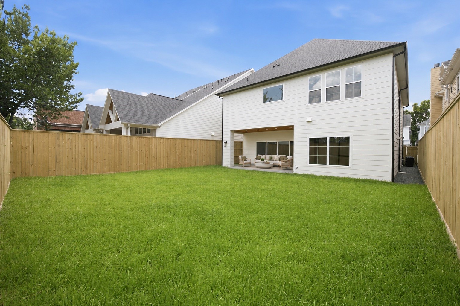 Listing photo 3