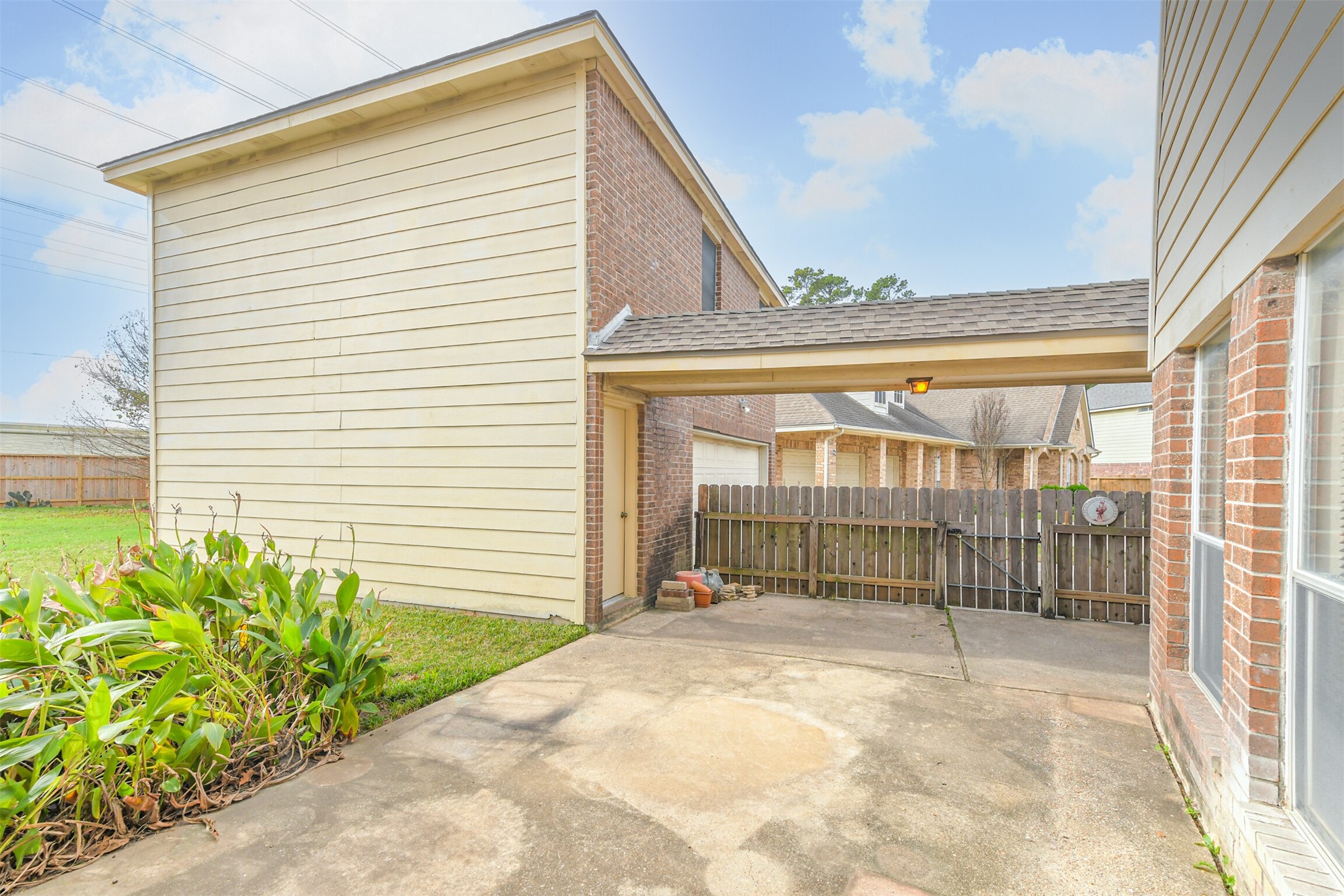 Listing photo 3