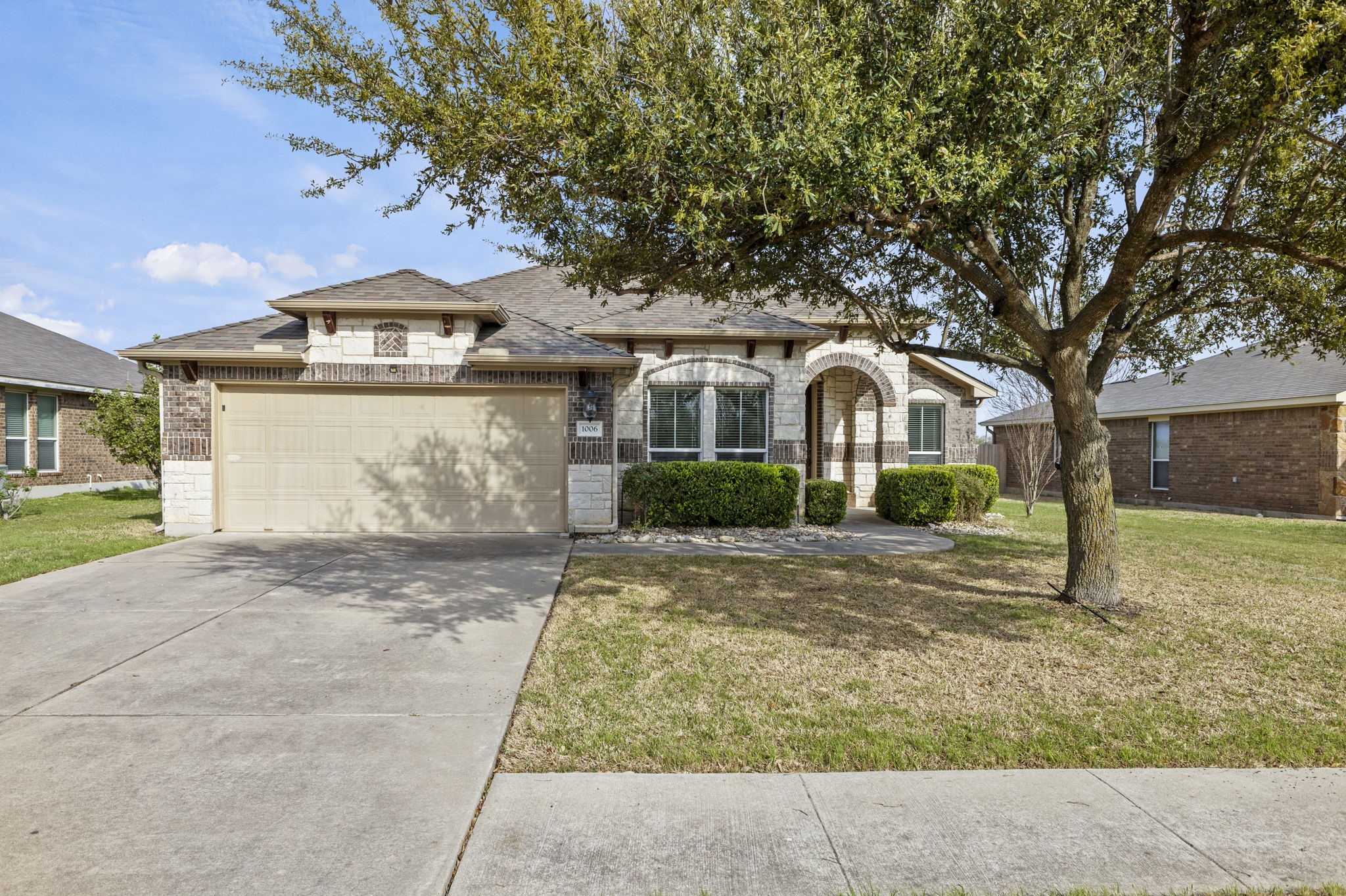 Listing photo 1