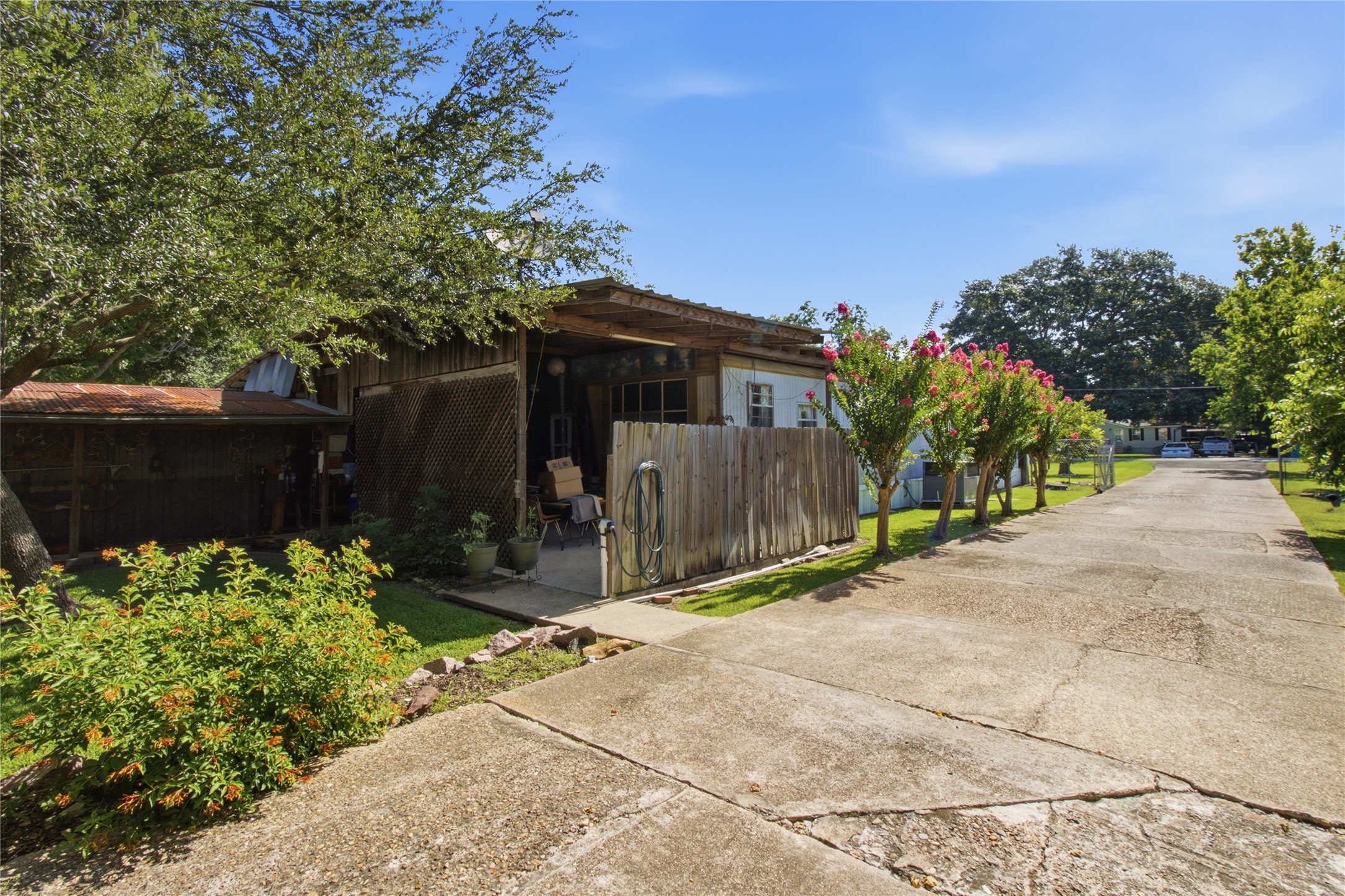 Listing photo 5