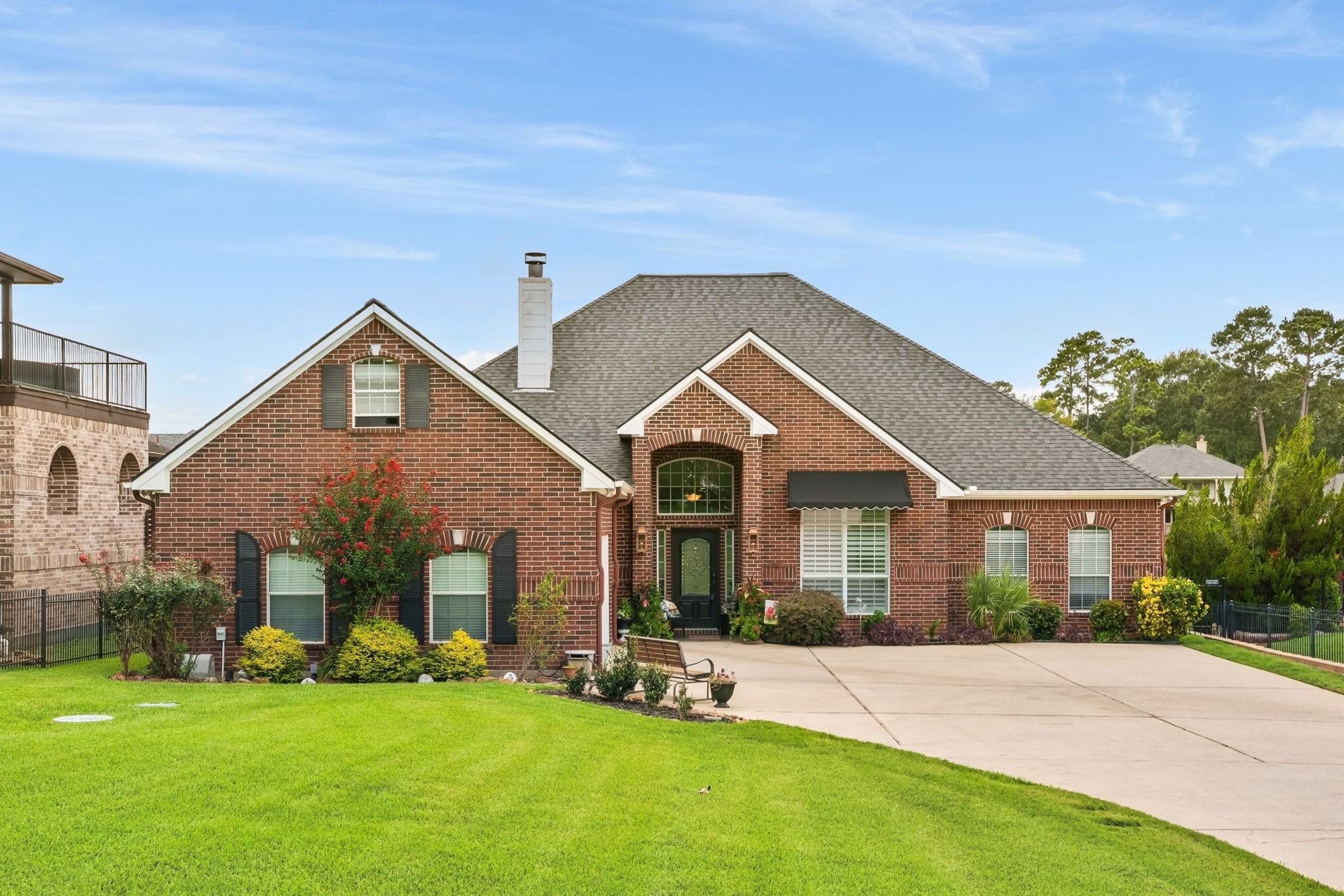 Listing photo 2
