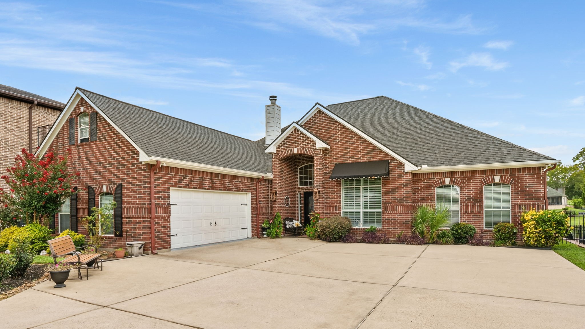 Listing photo 3