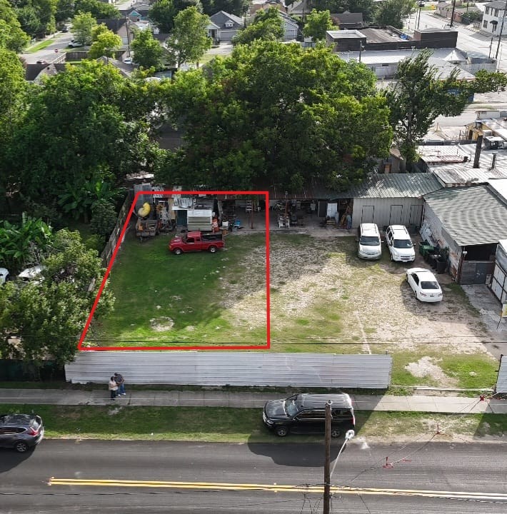 Listing photo 1