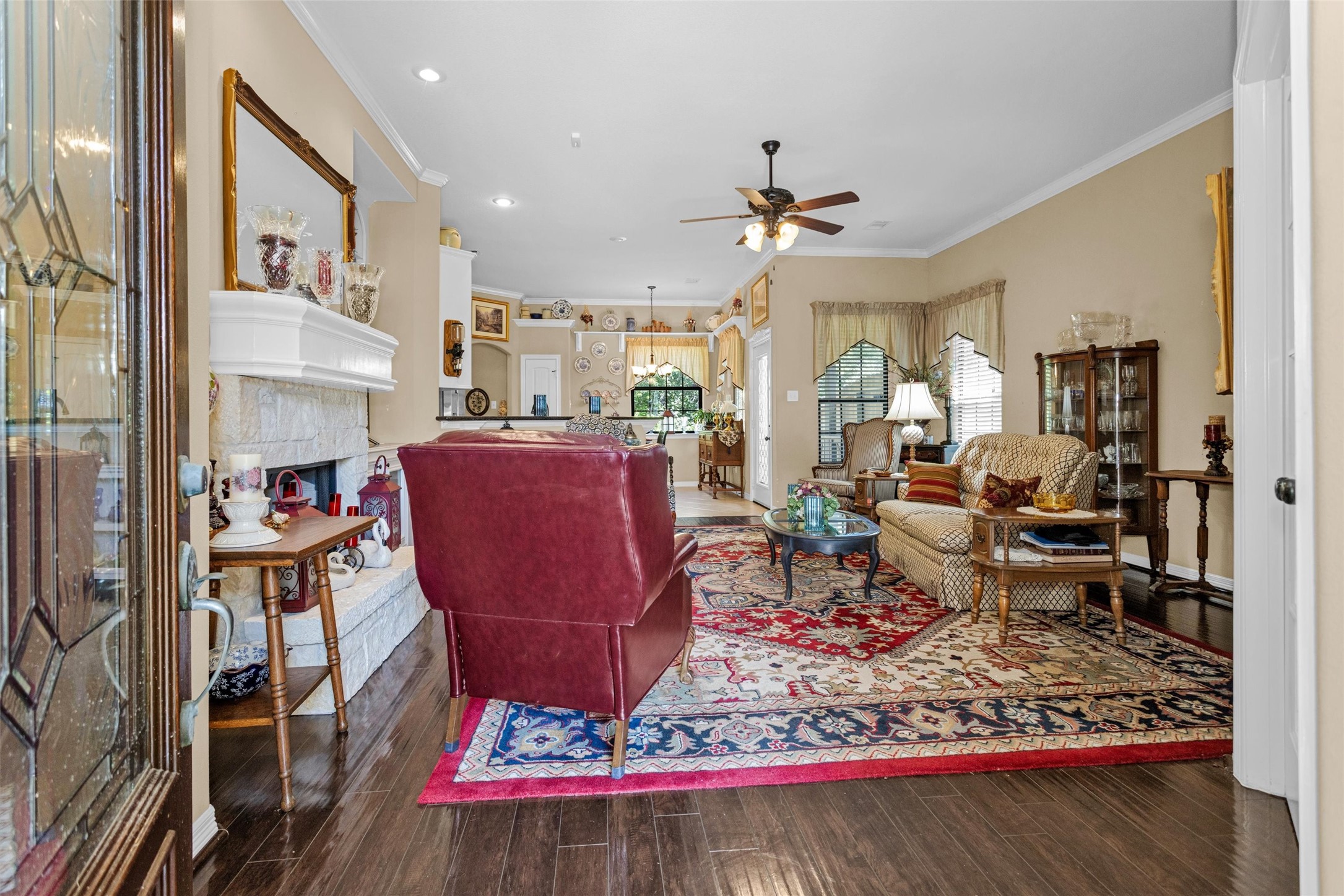 Listing photo 5