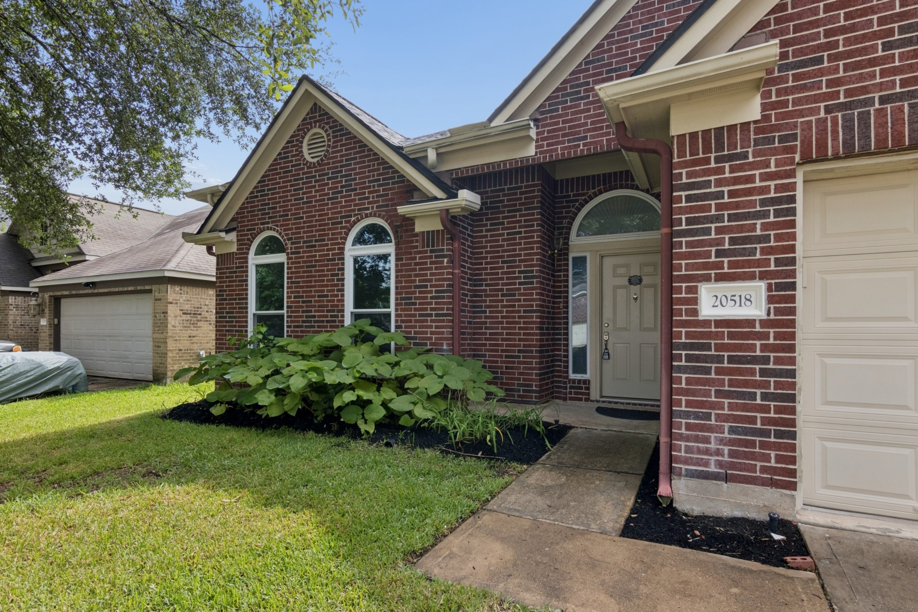 Listing photo 1