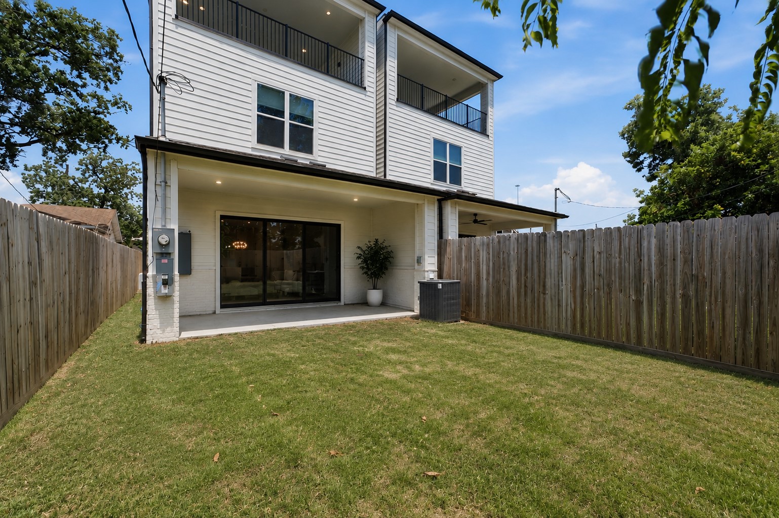 Listing photo 3