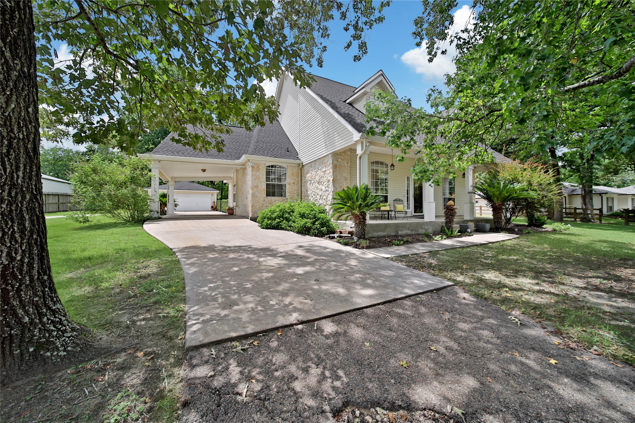 Listing photo 1