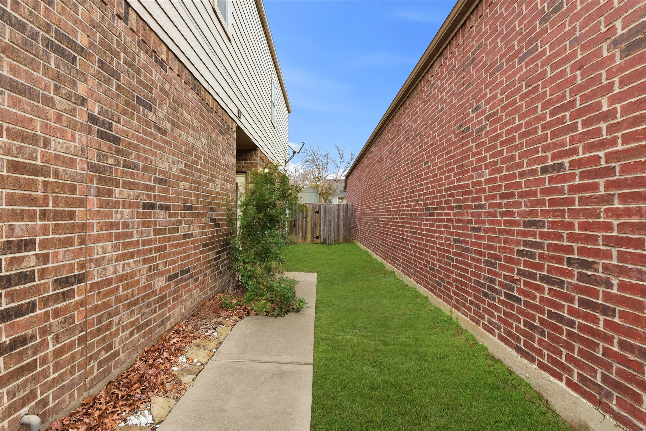 Listing photo 3
