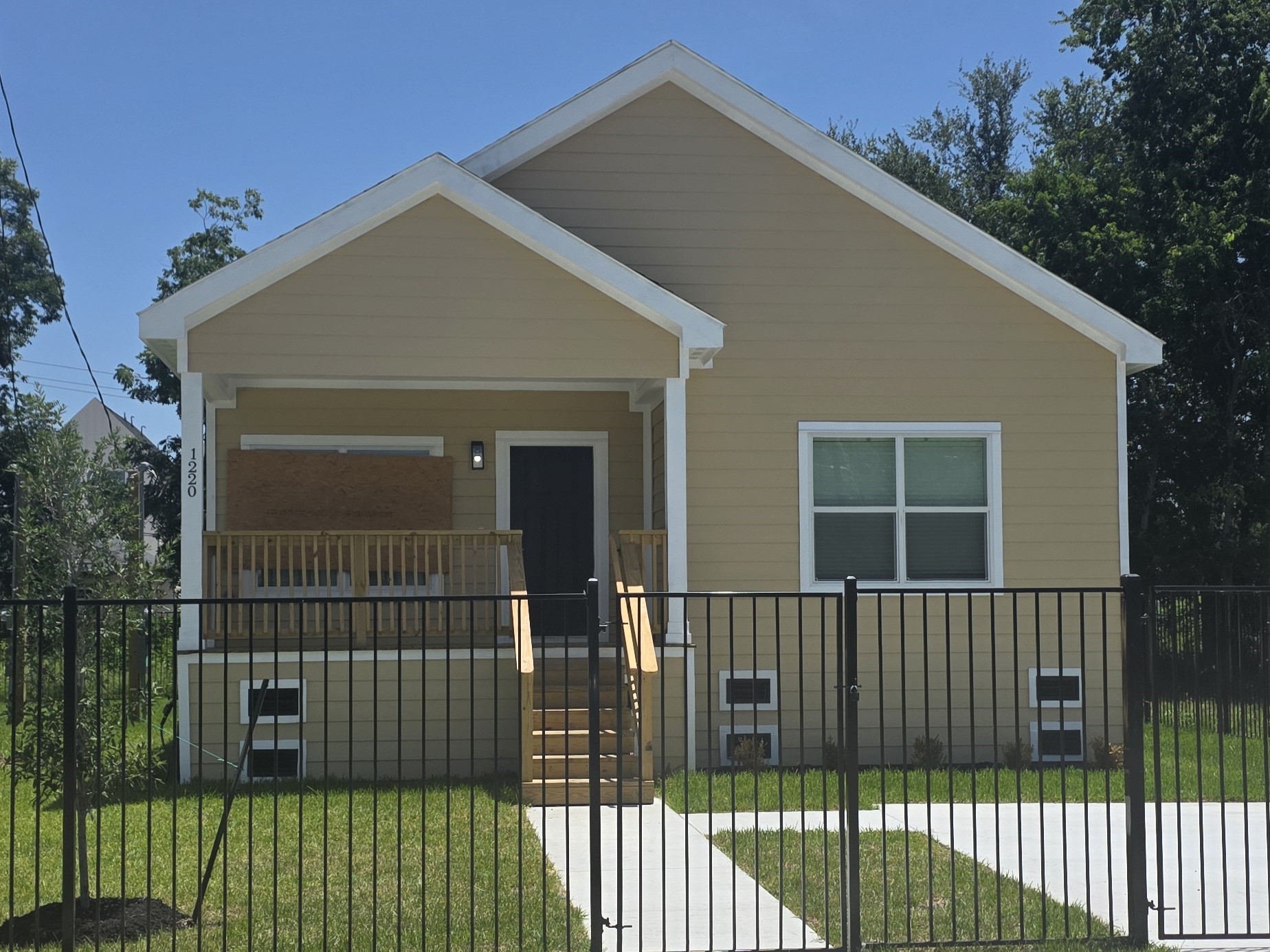 Listing photo 2