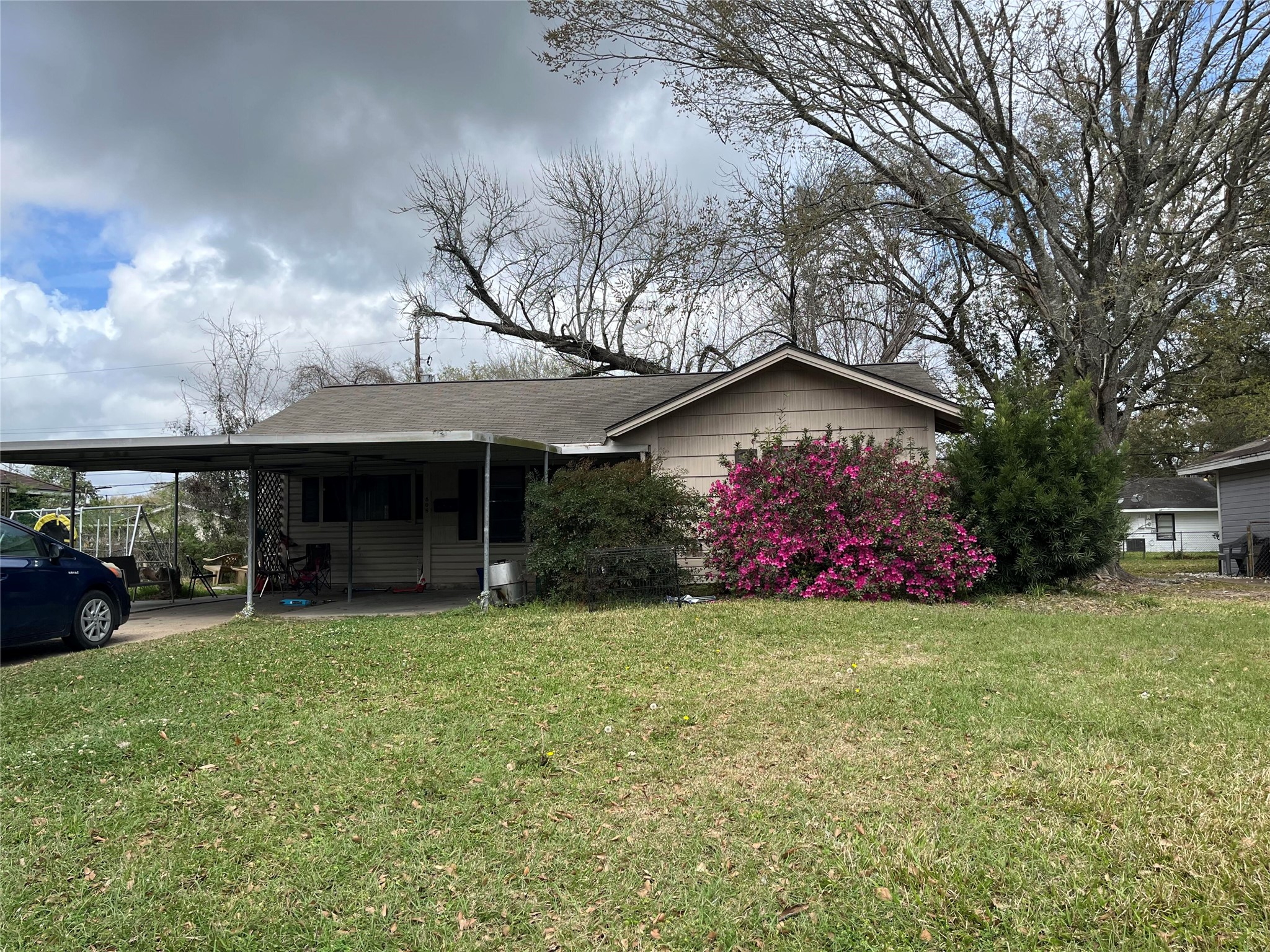 Listing photo 1