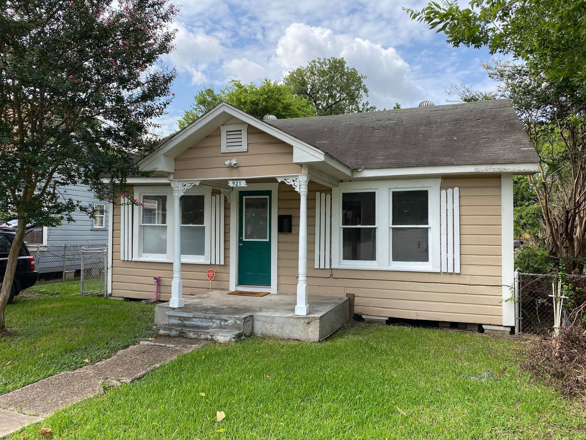 Listing photo 1