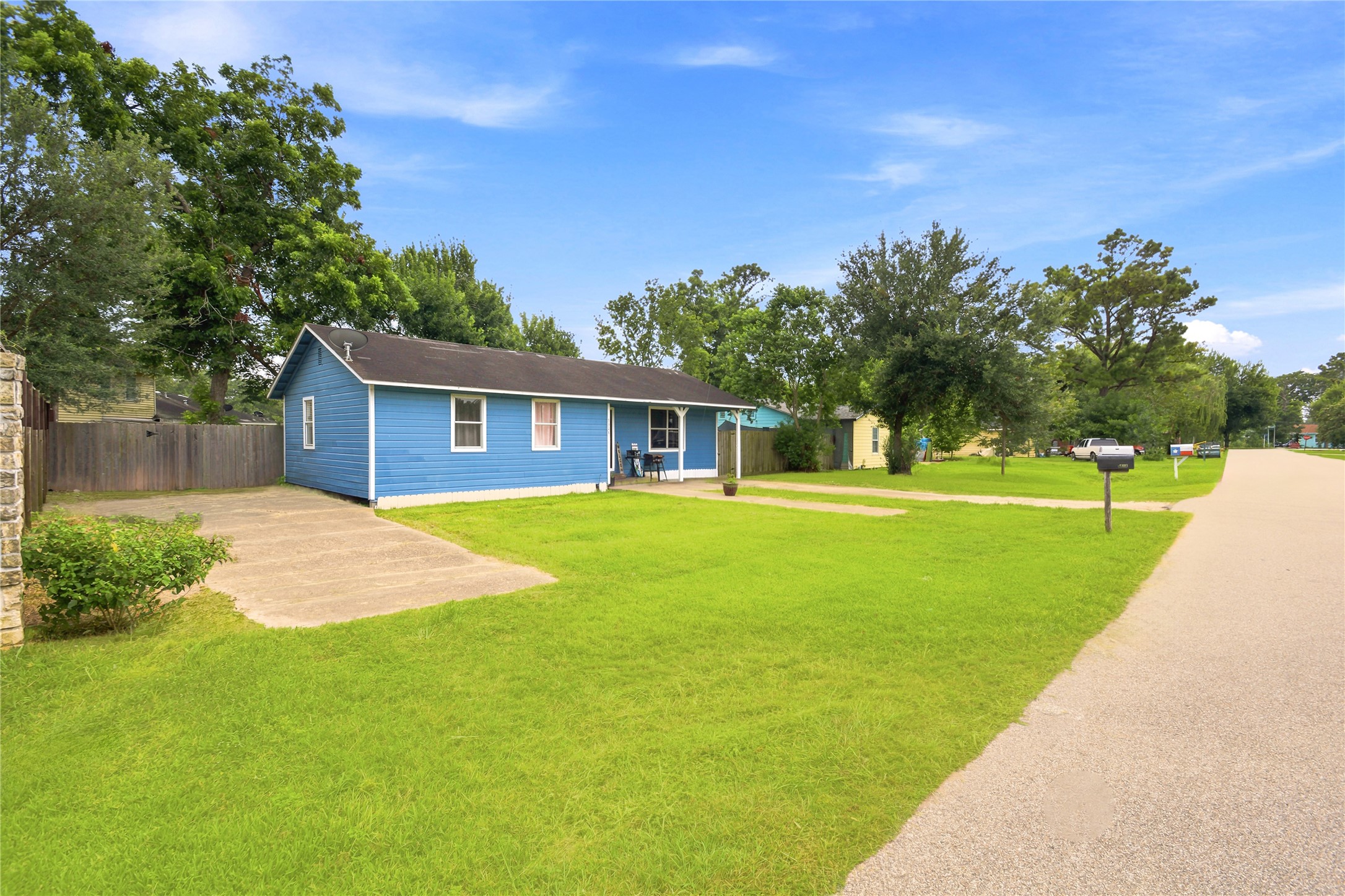 Listing photo 3