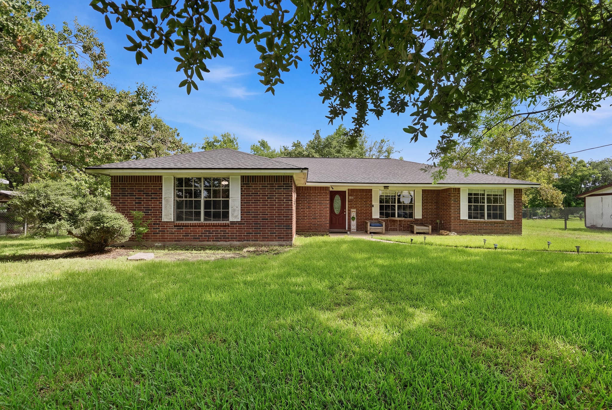 Listing photo 1
