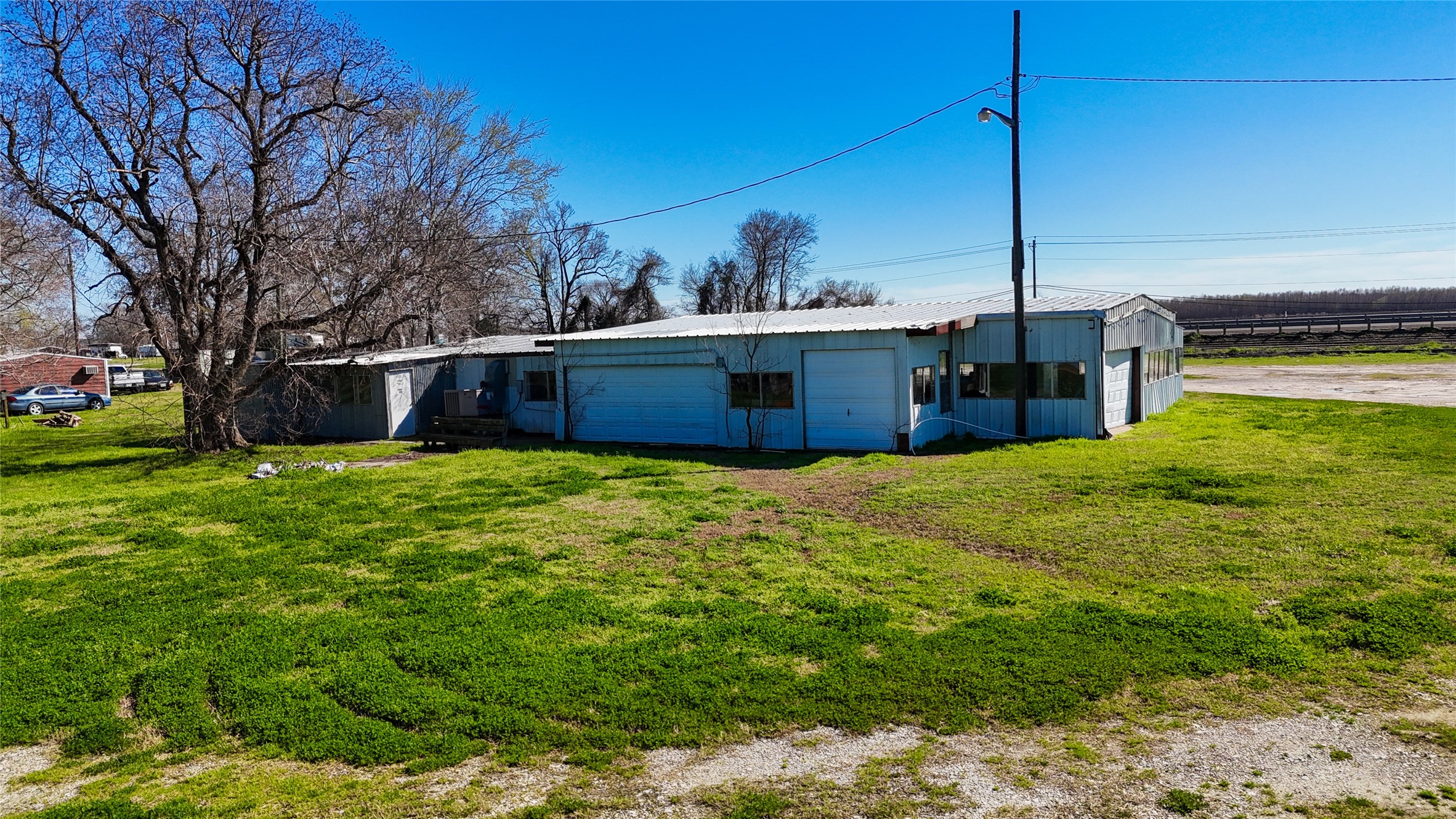 Listing photo 5