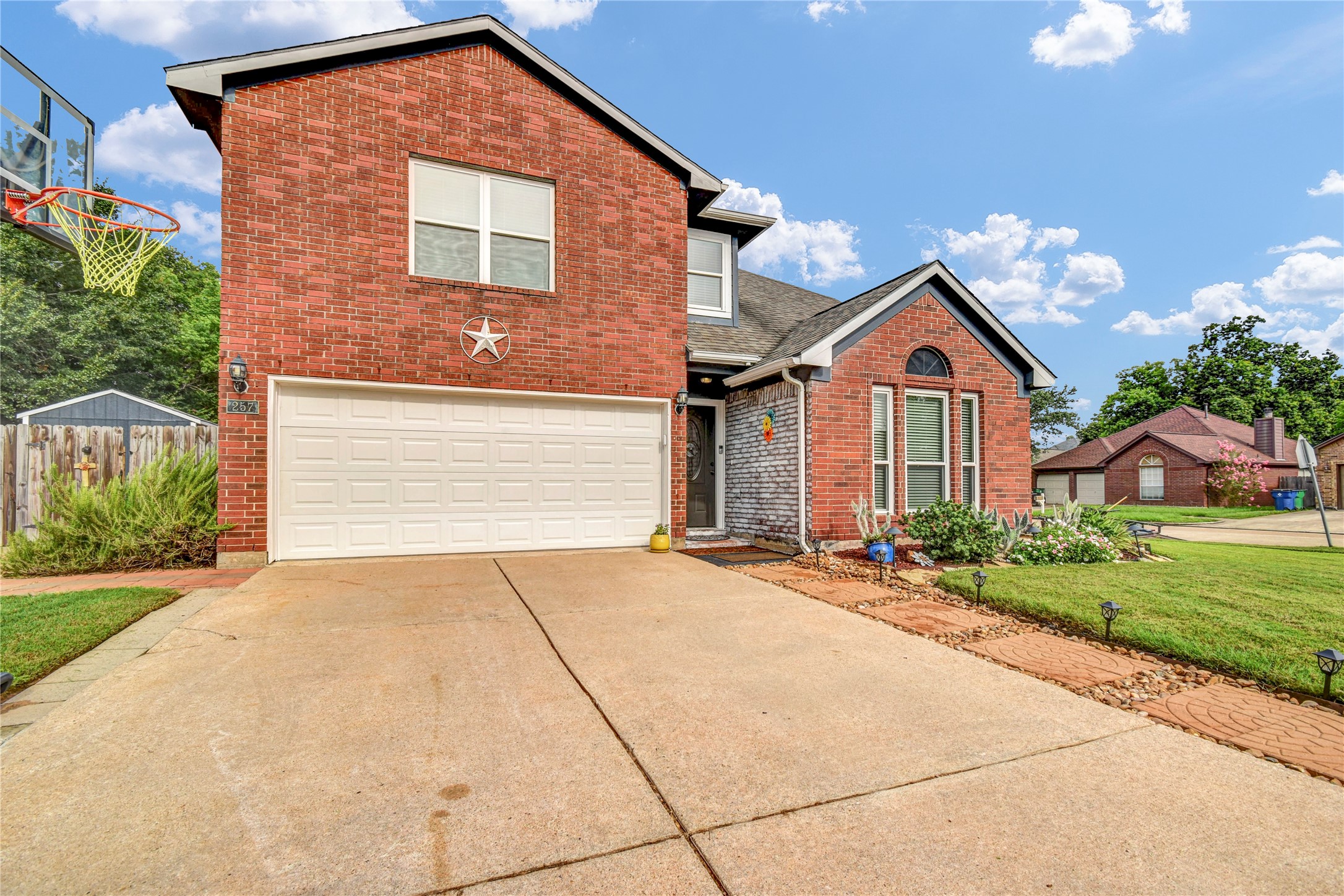 Listing photo 2