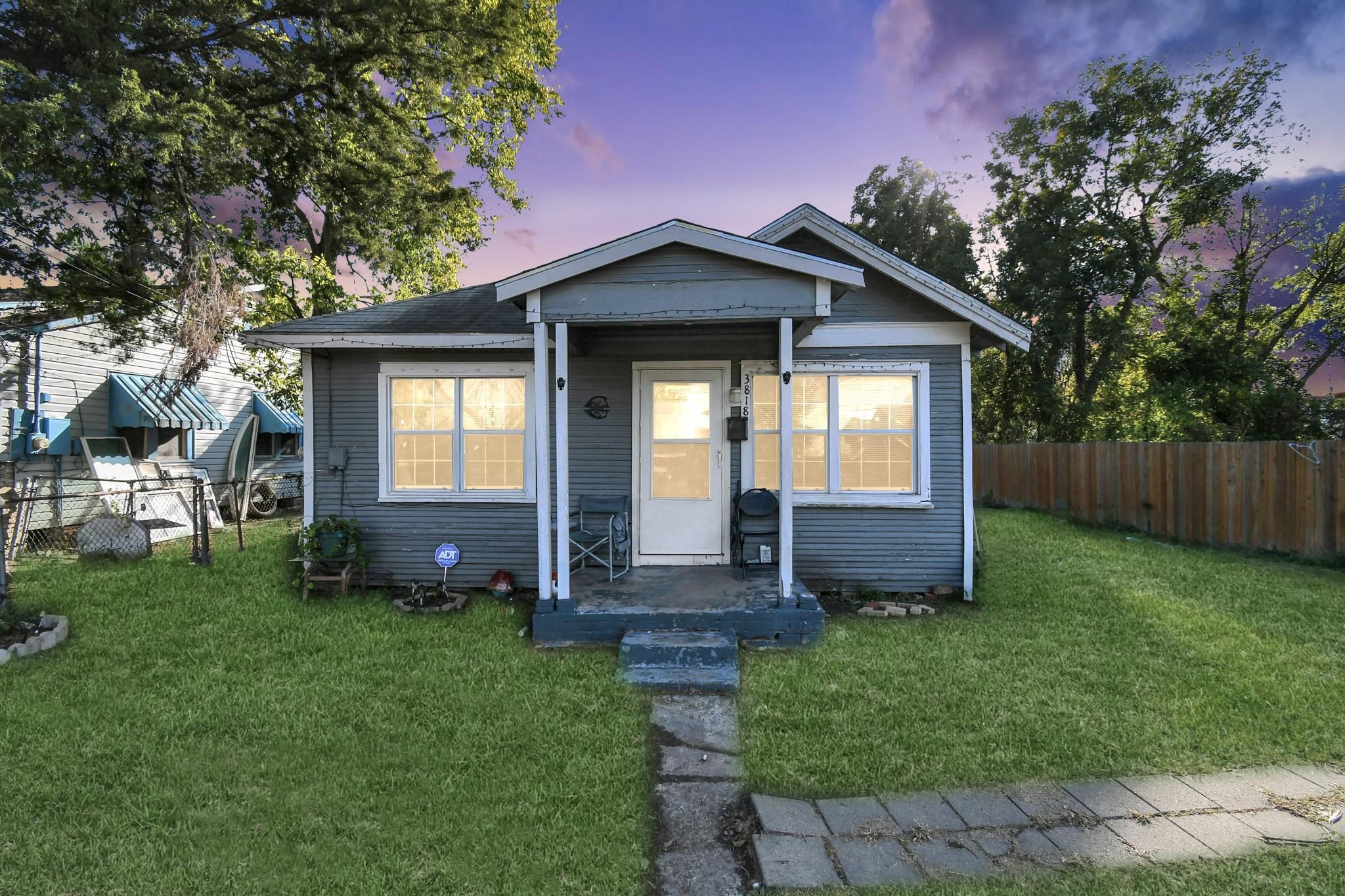 Listing photo 1
