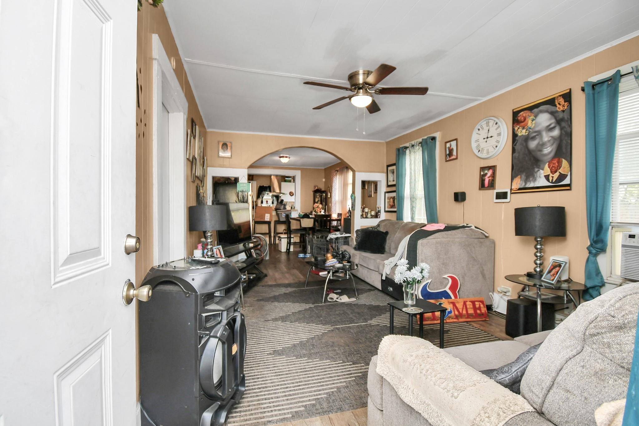 Listing photo 5