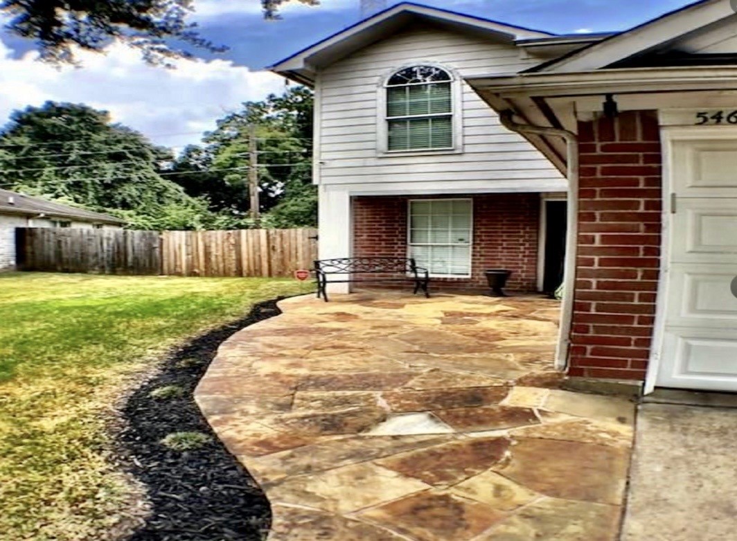 Listing photo 3
