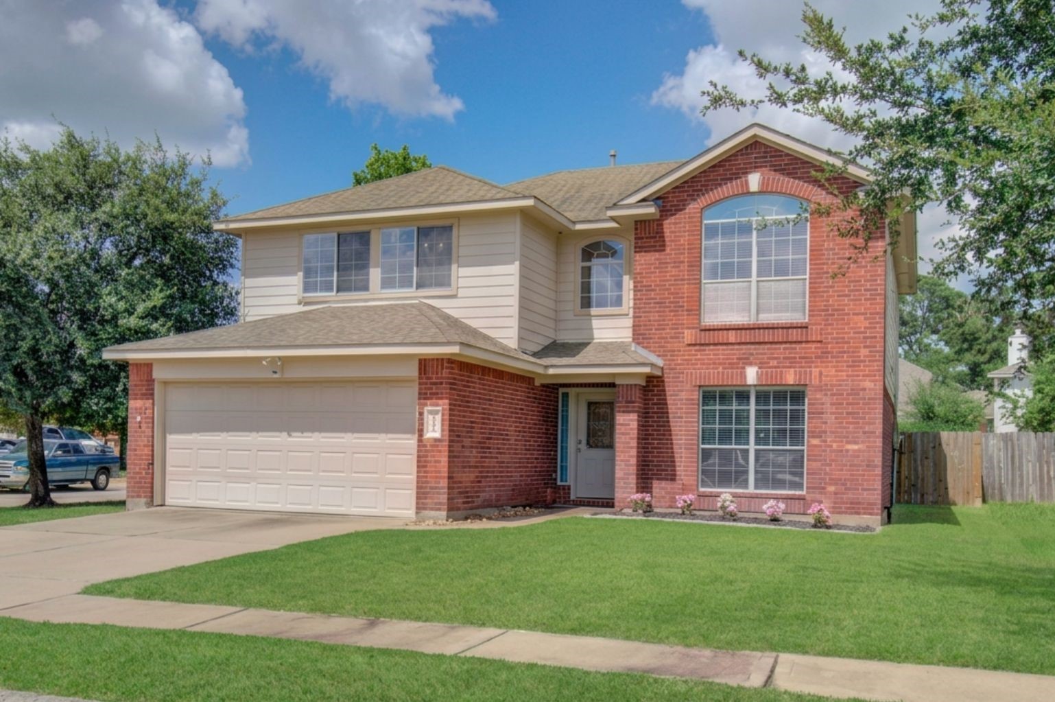 Listing photo 1
