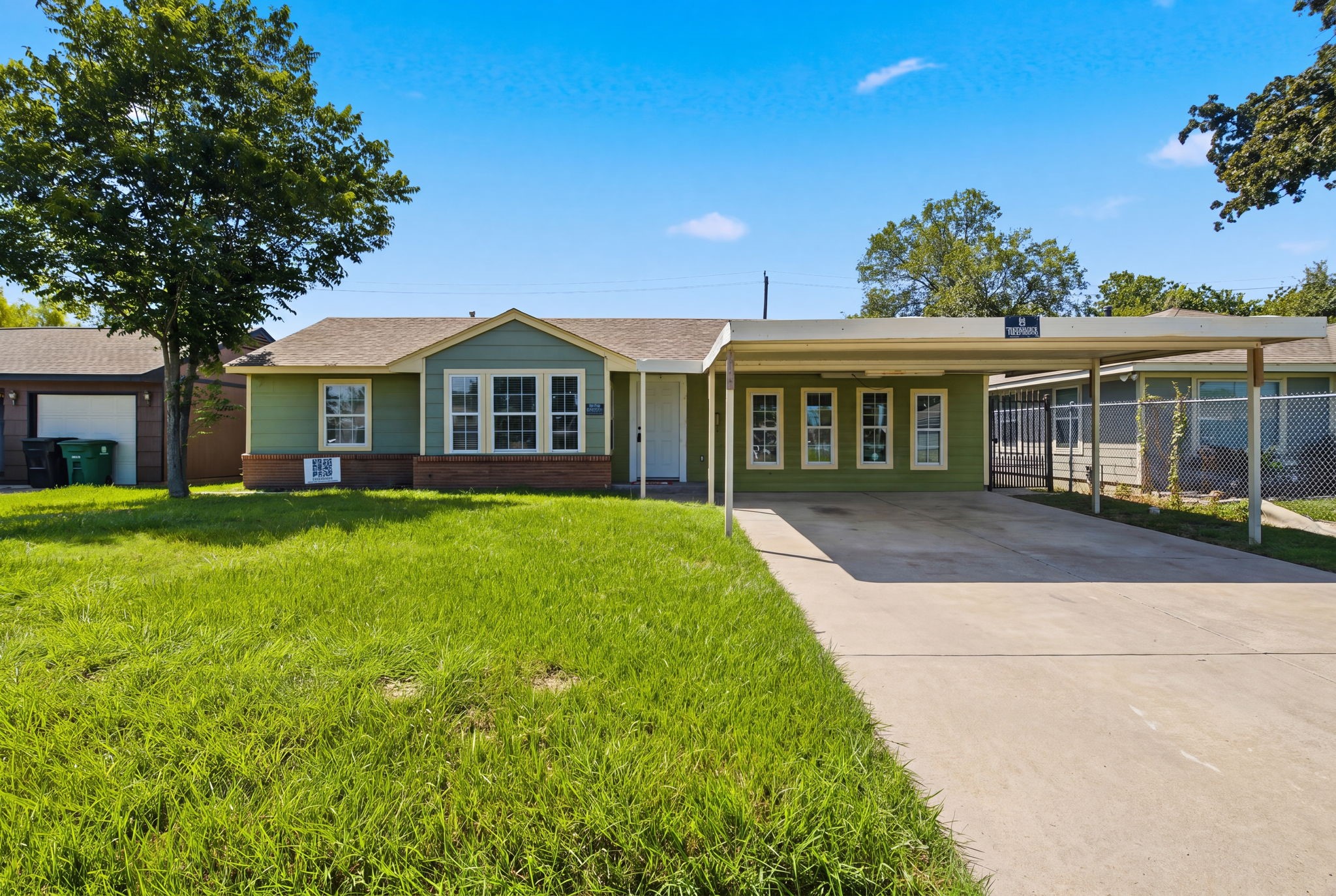 Listing photo 1