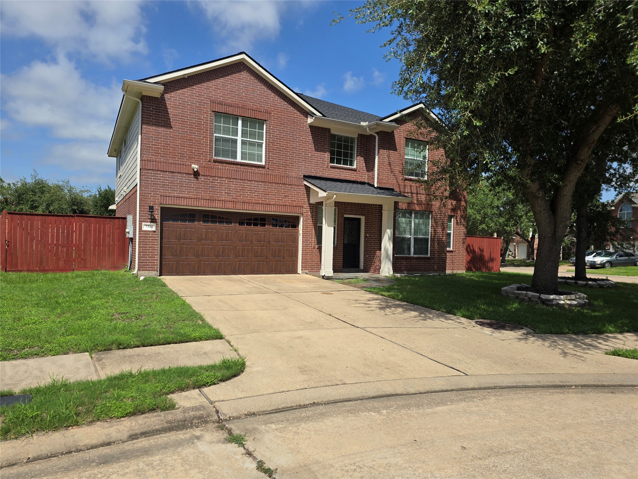 Listing photo 2