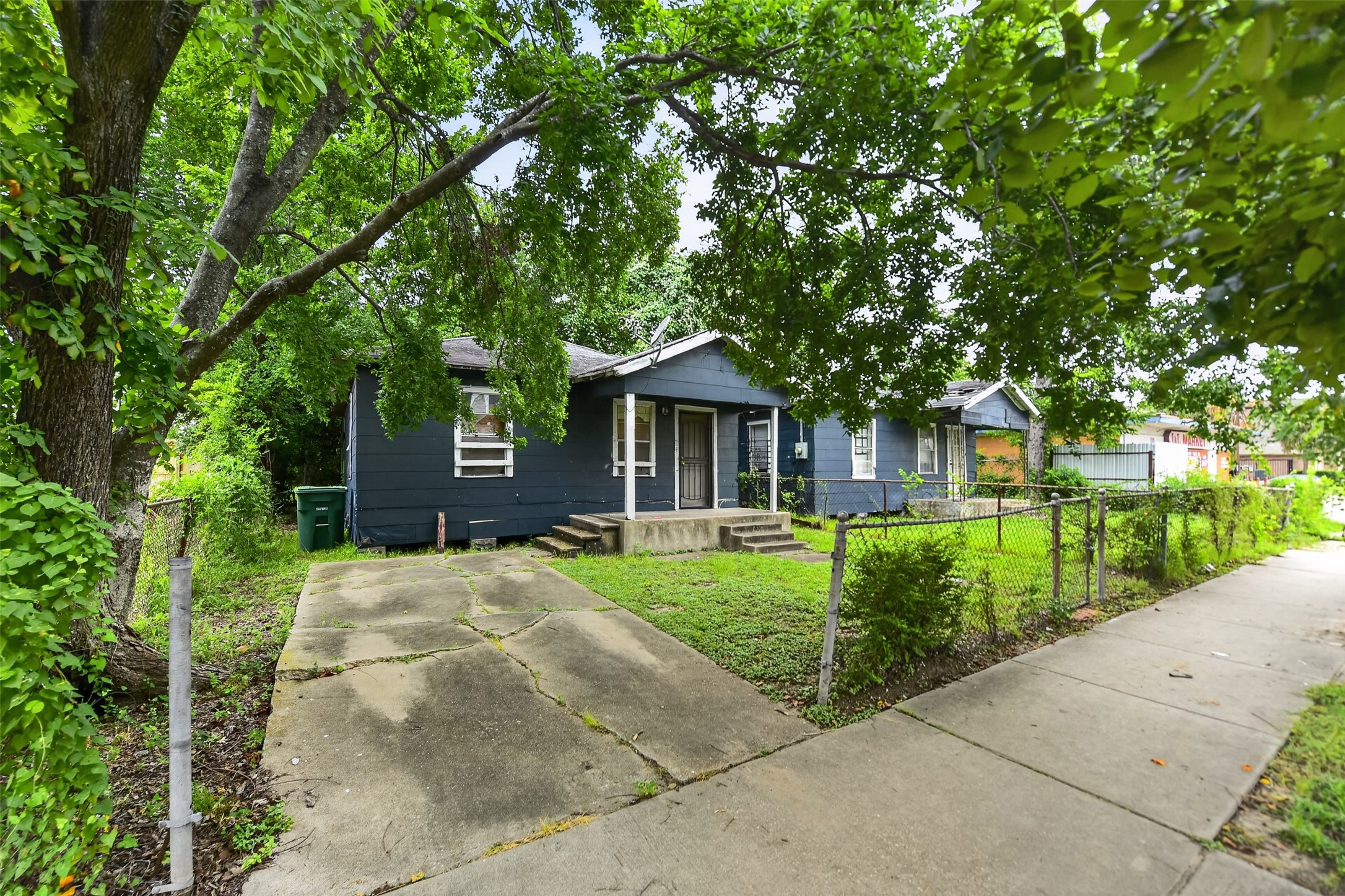 Listing photo 1