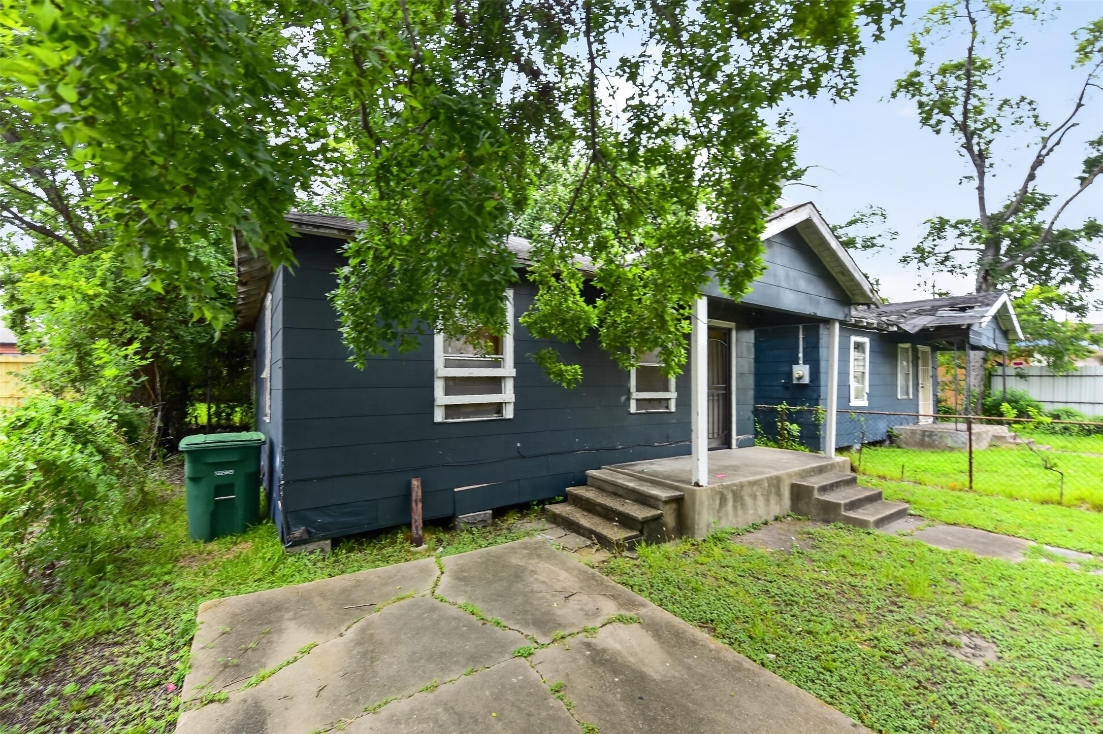 Listing photo 1