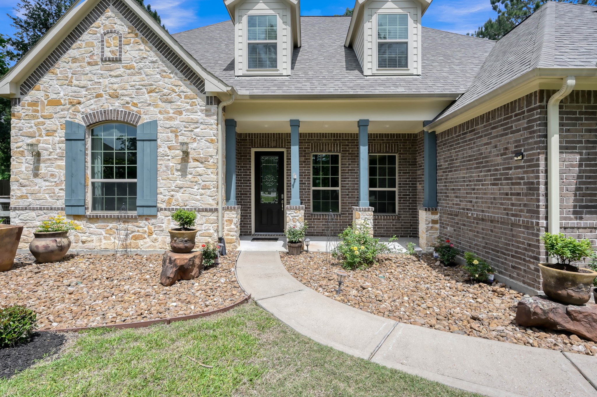 Listing photo 1
