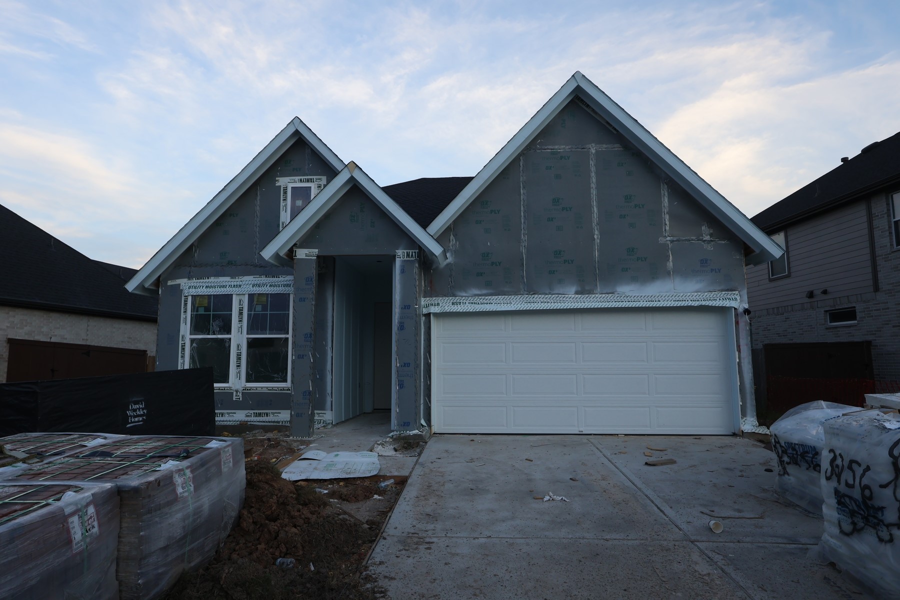 Listing photo 2