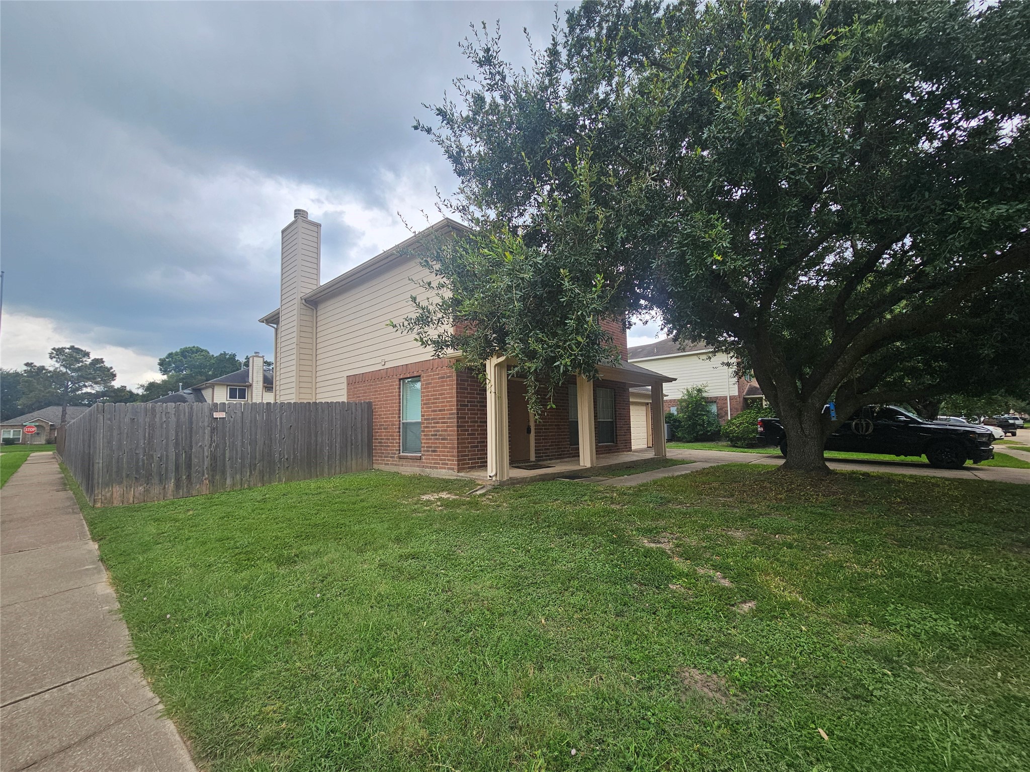 Listing photo 2