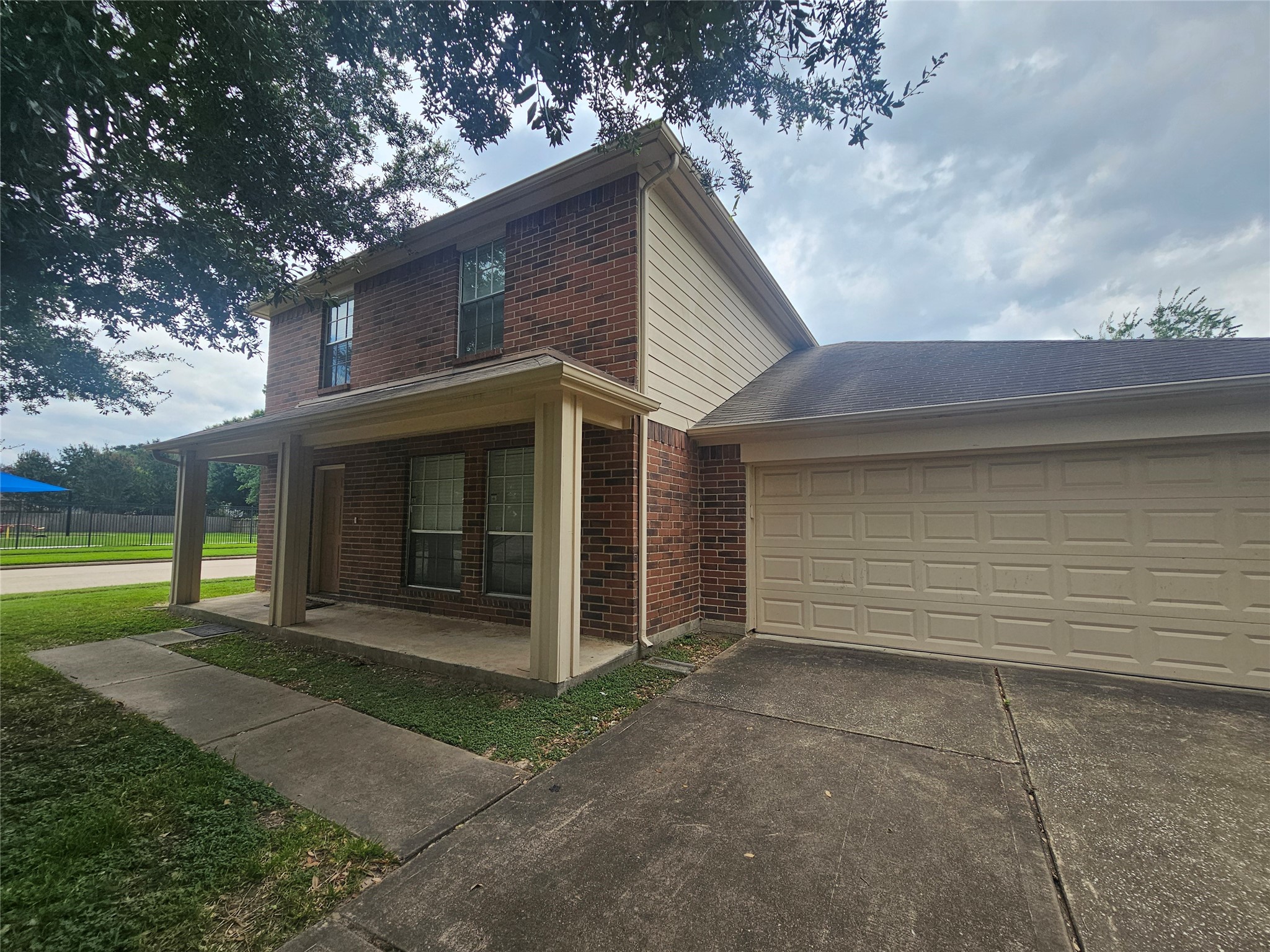 Listing photo 3