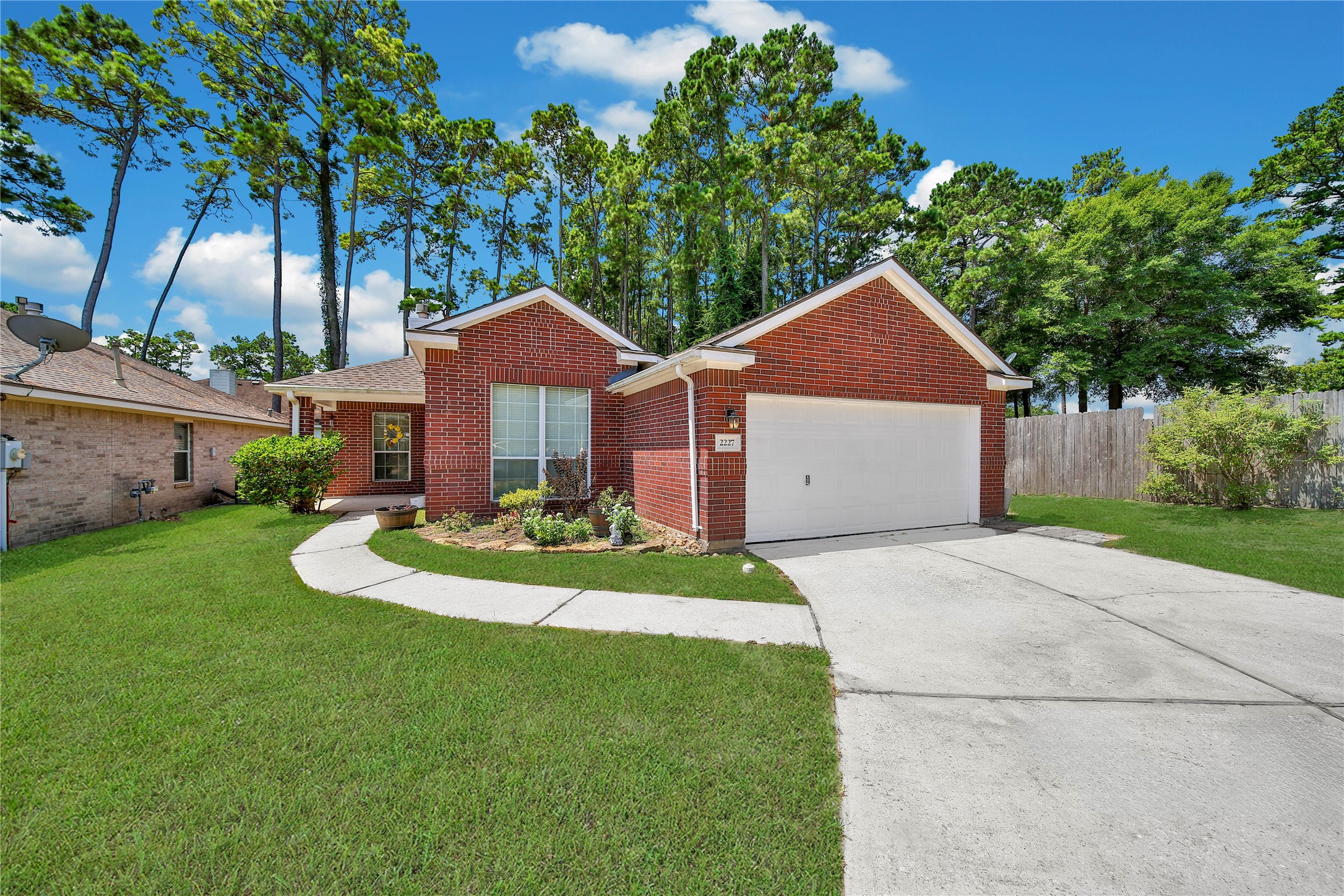 Listing photo 1