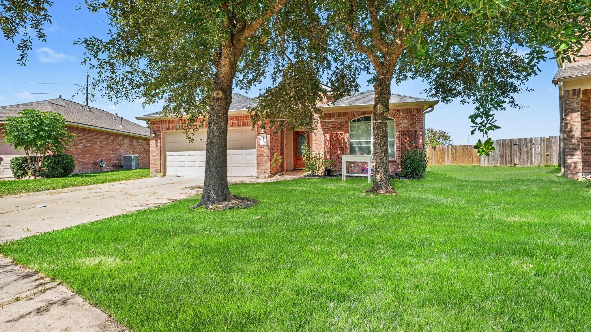Listing photo 3