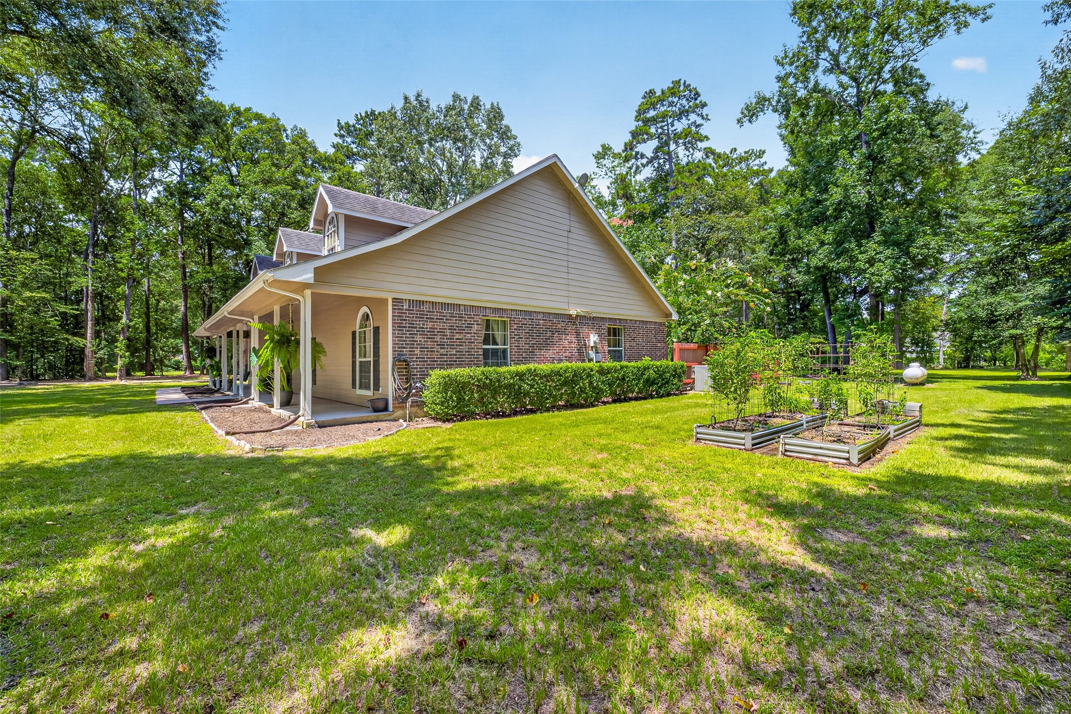 Listing photo 3