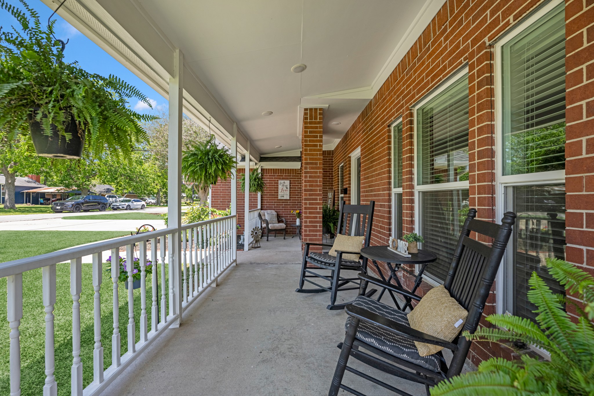 Listing photo 3
