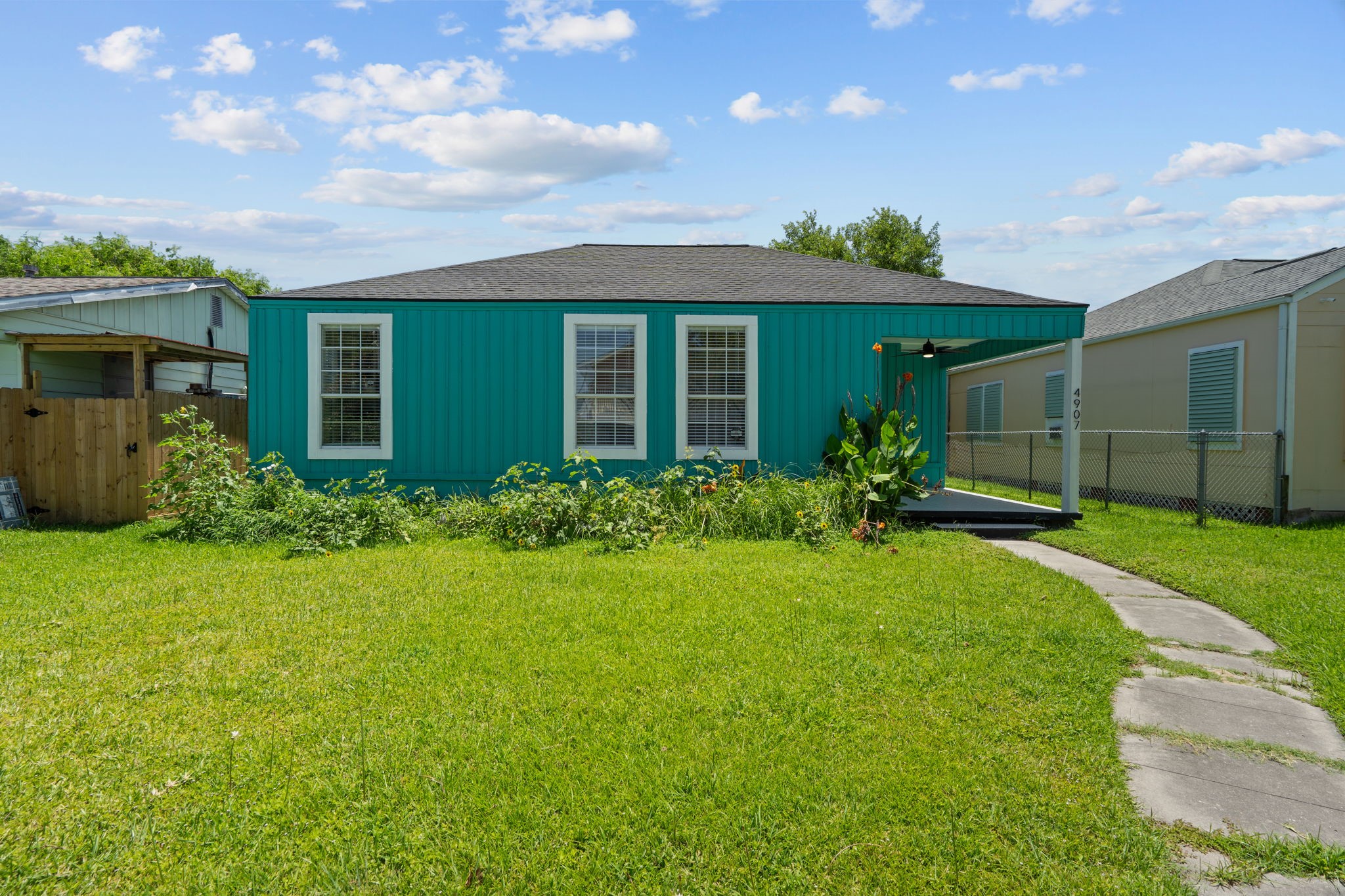 Listing photo 1
