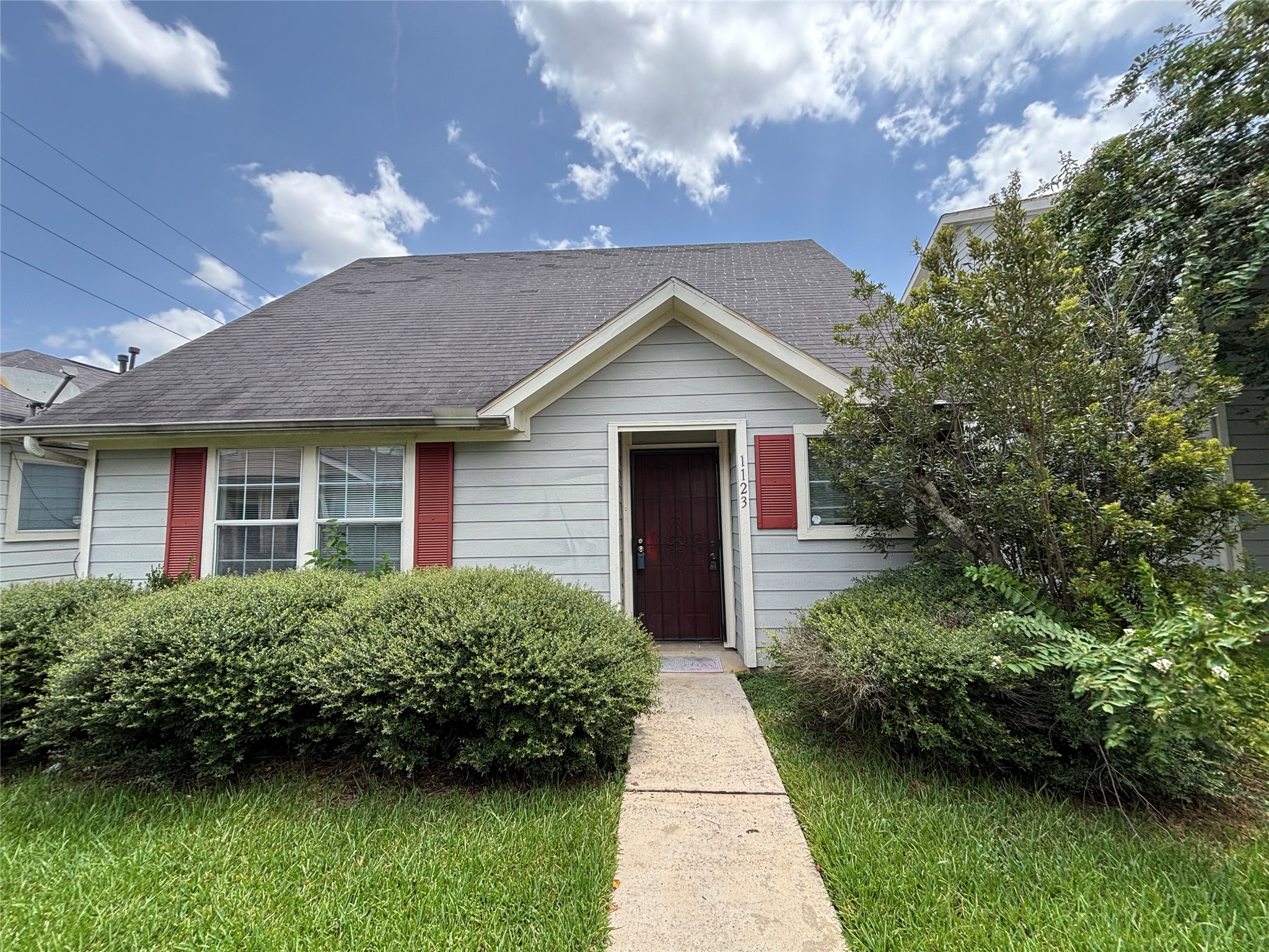 Listing photo 1