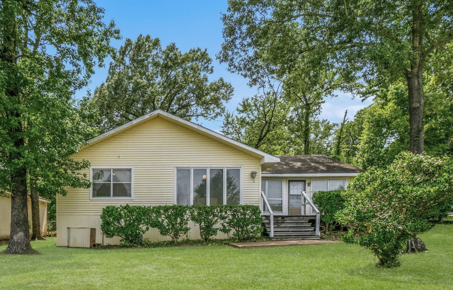 Listing photo 1