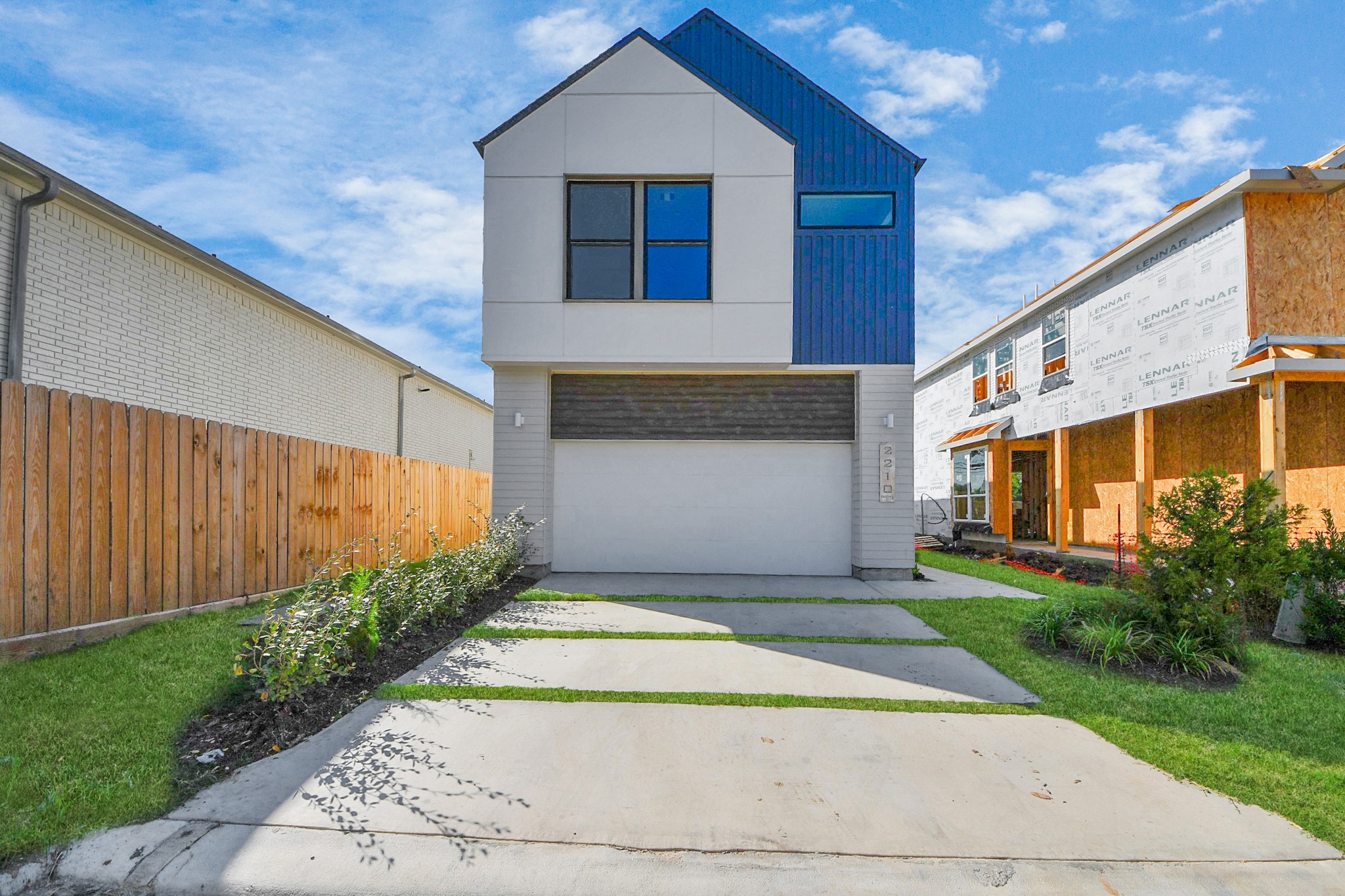 Listing photo 1