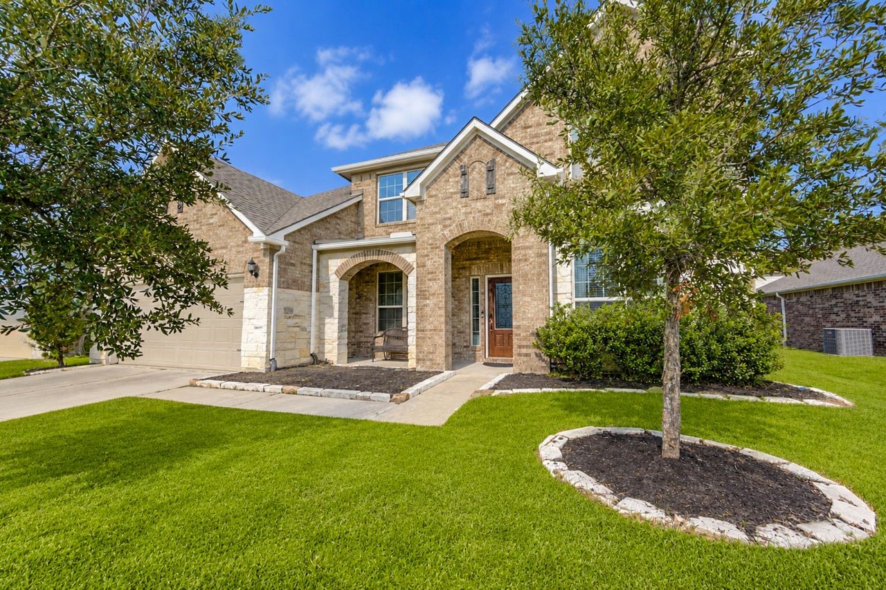 Listing photo 1