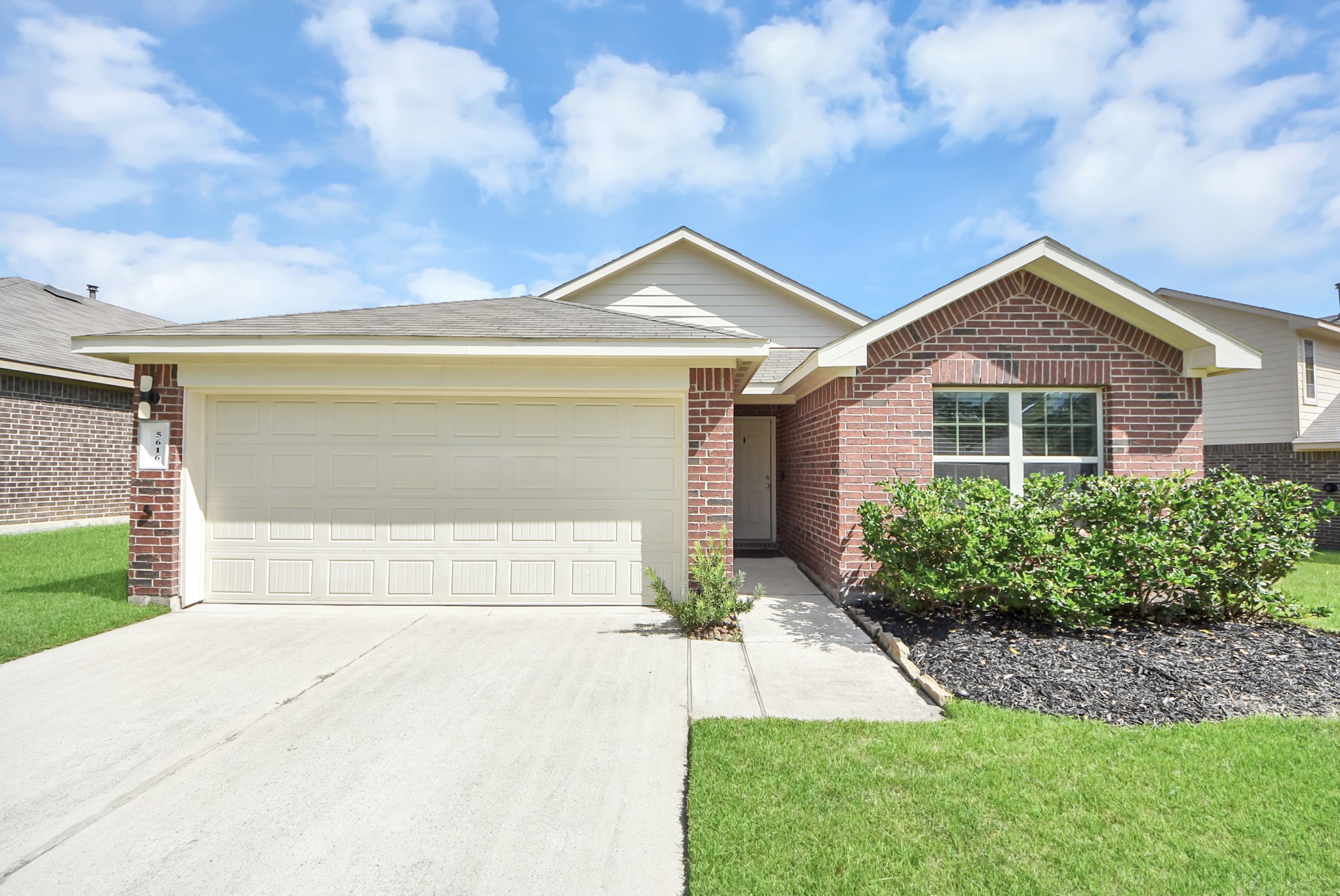 Listing photo 1