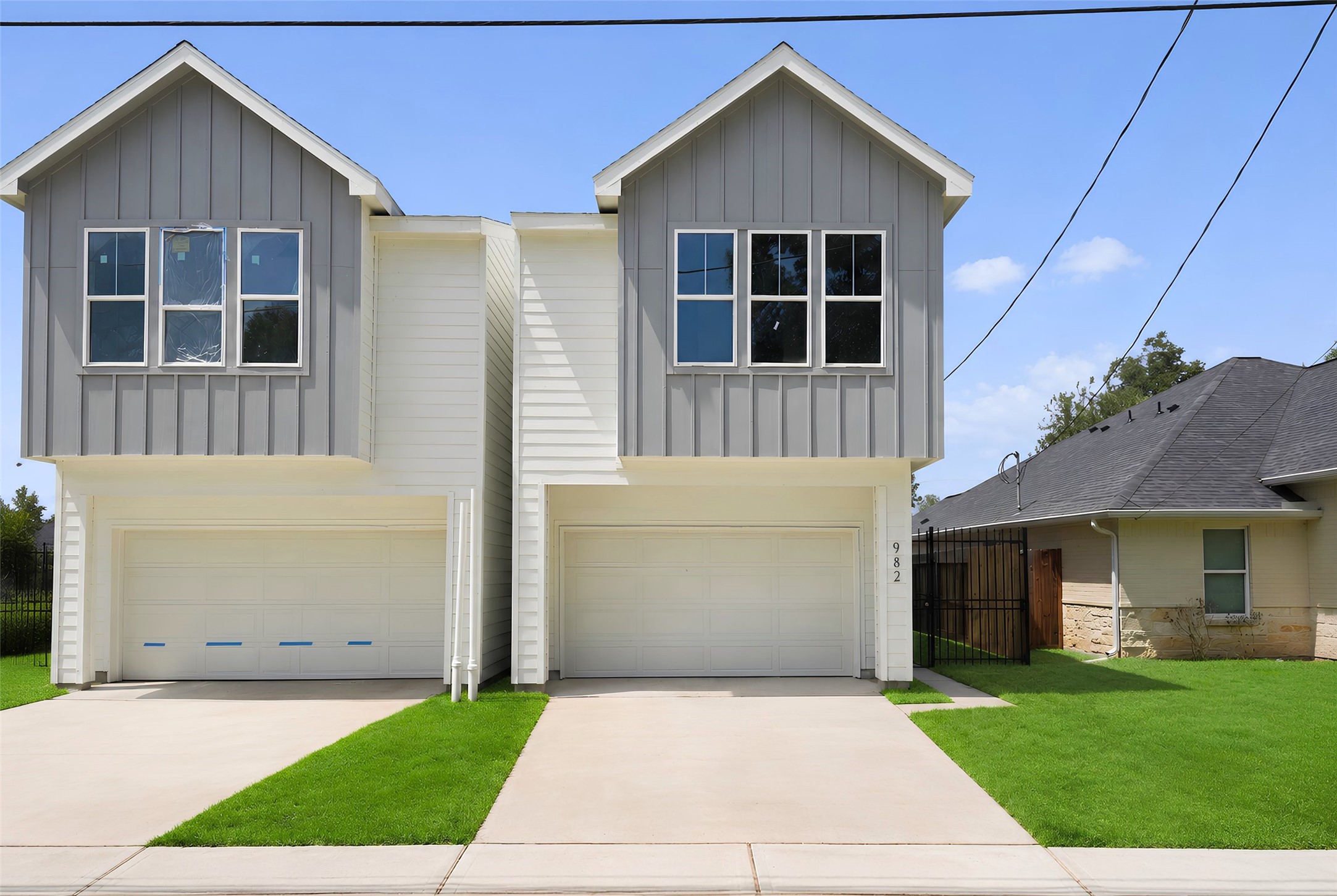 Listing photo 2