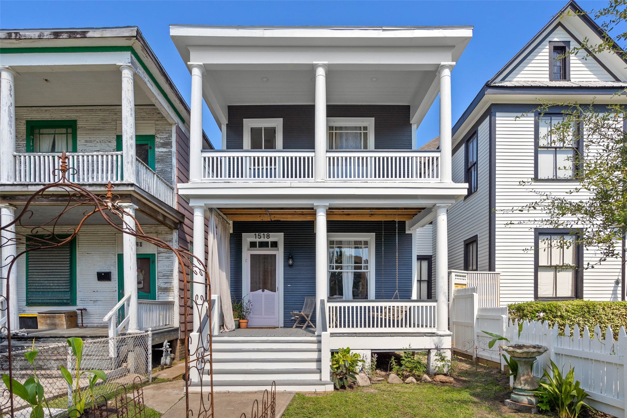 Listing photo 1