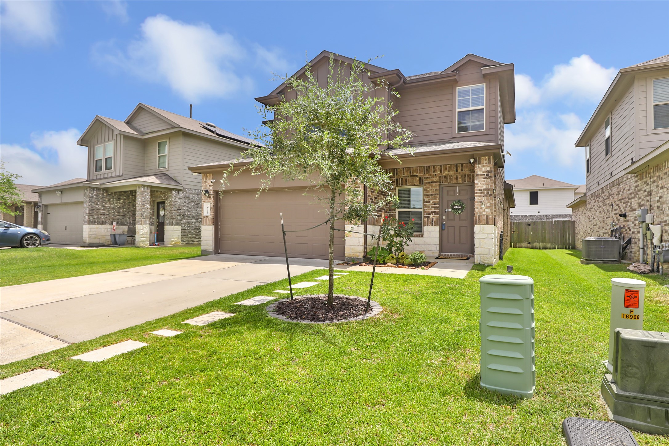 Listing photo 3