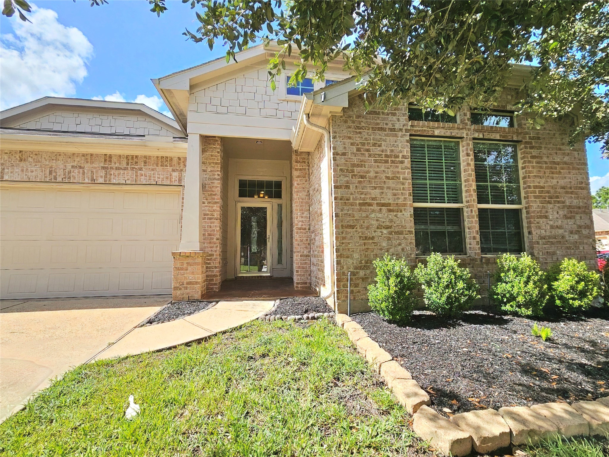 Listing photo 1