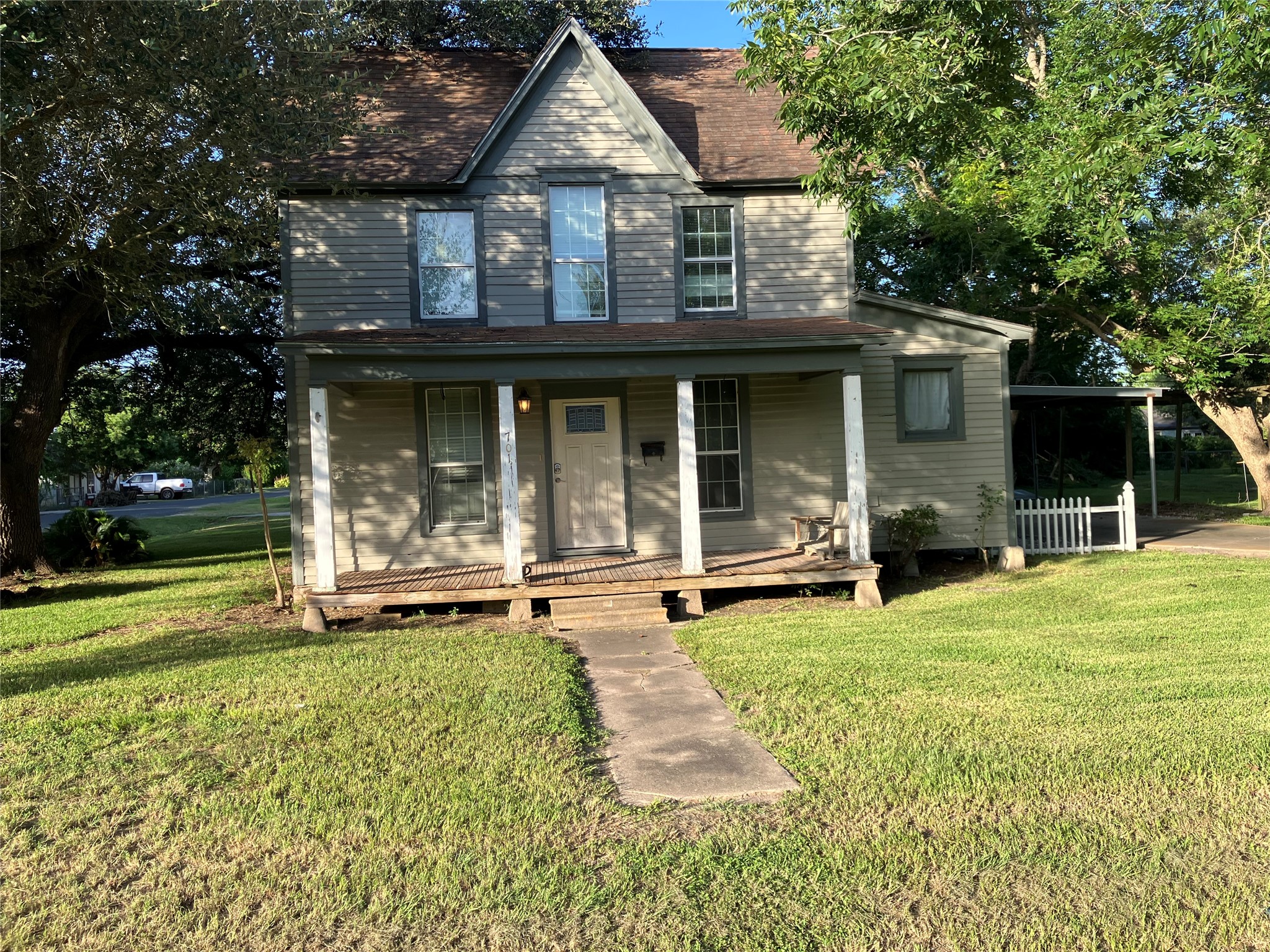 Listing photo 1