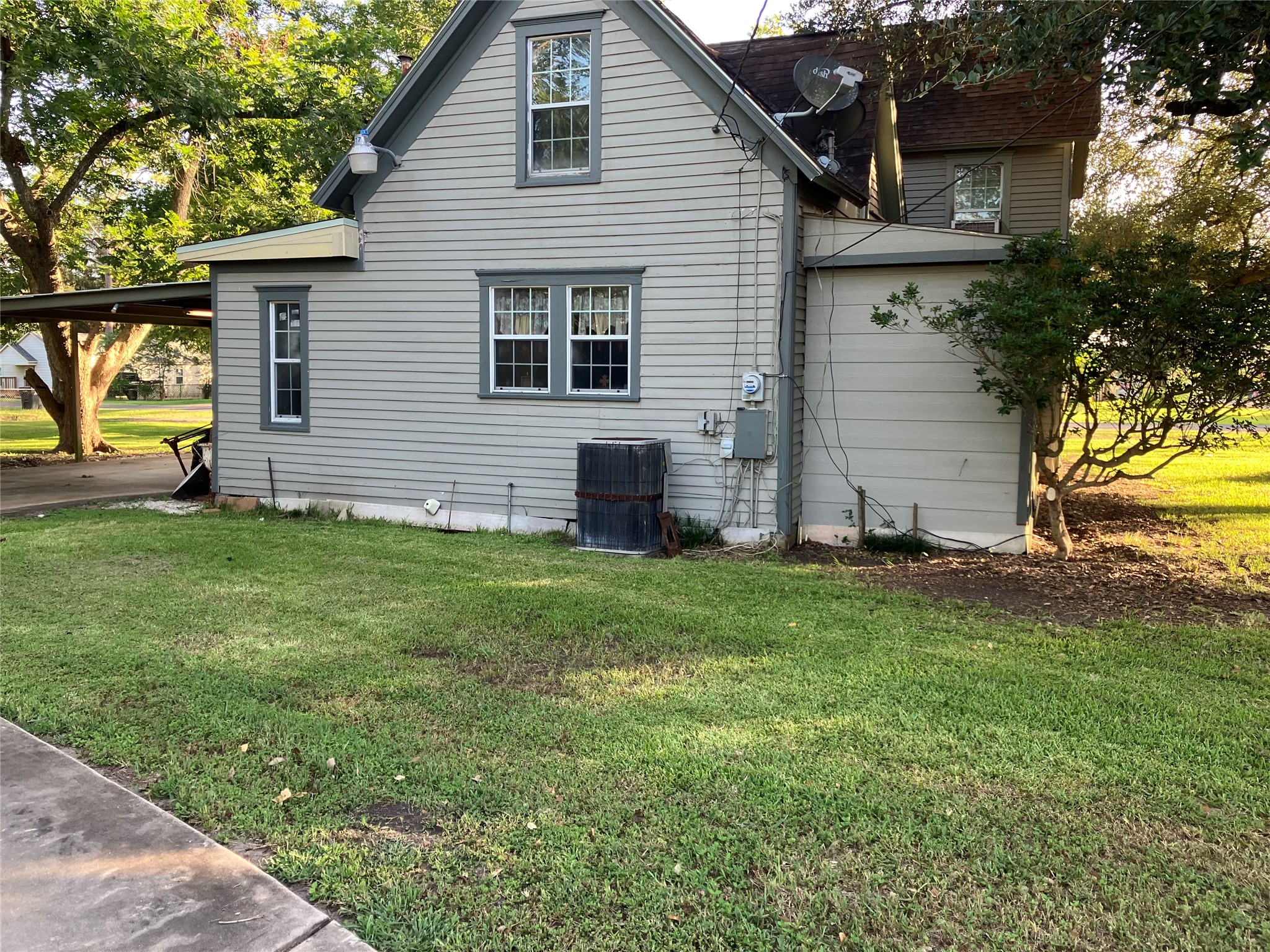Listing photo 3