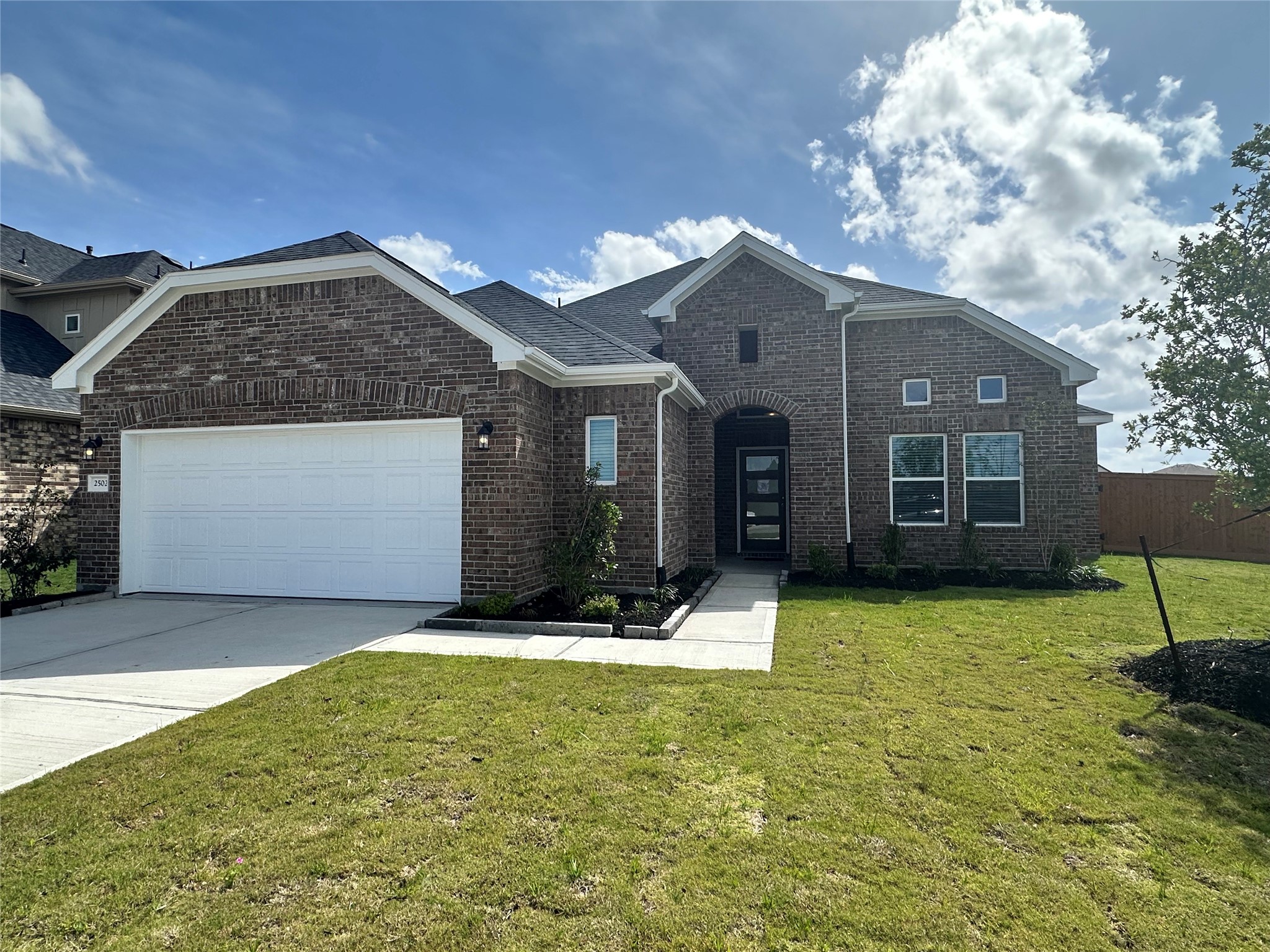 Listing photo 1
